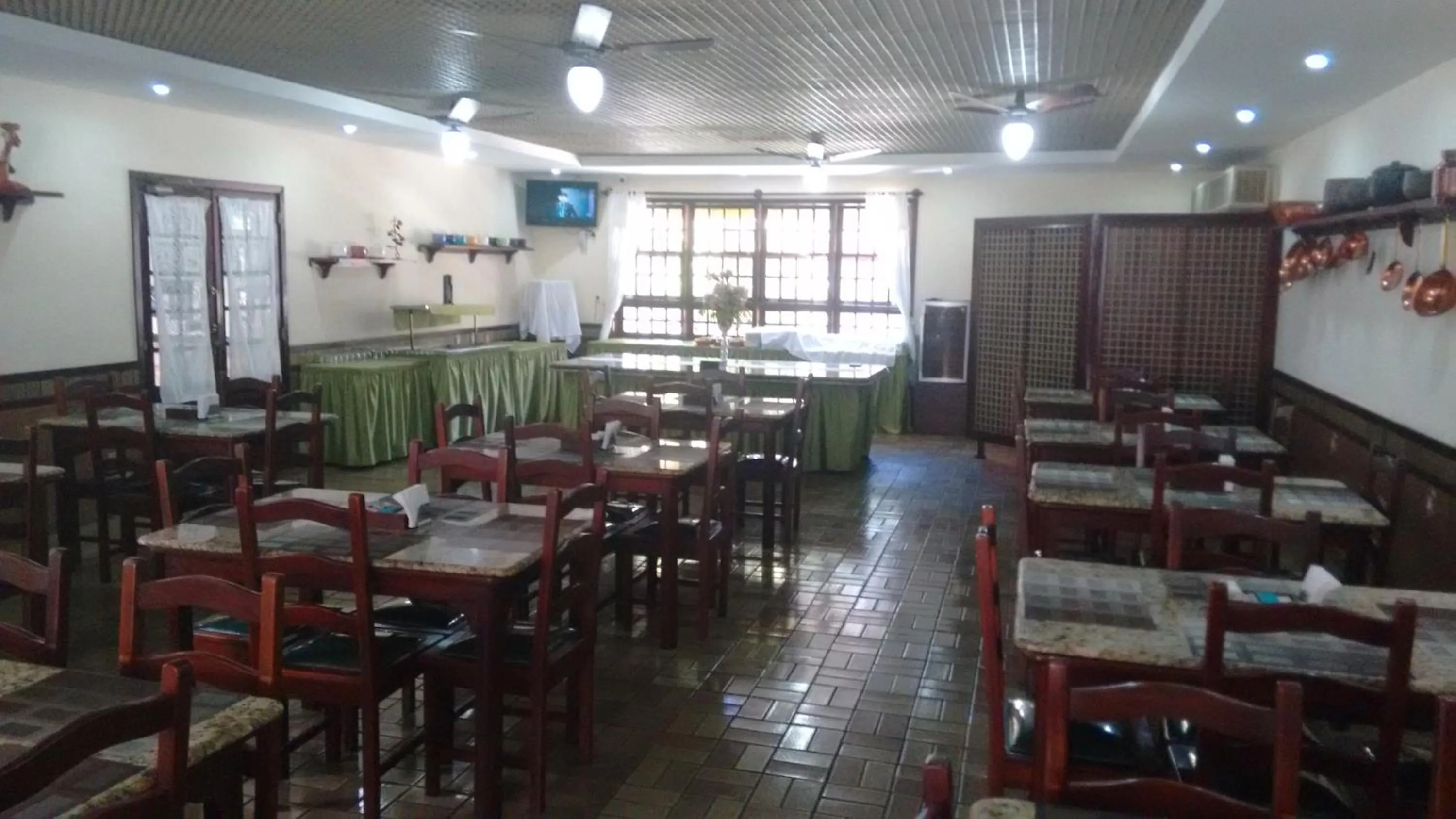 Restaurant/places to eat in Hotel Colonial