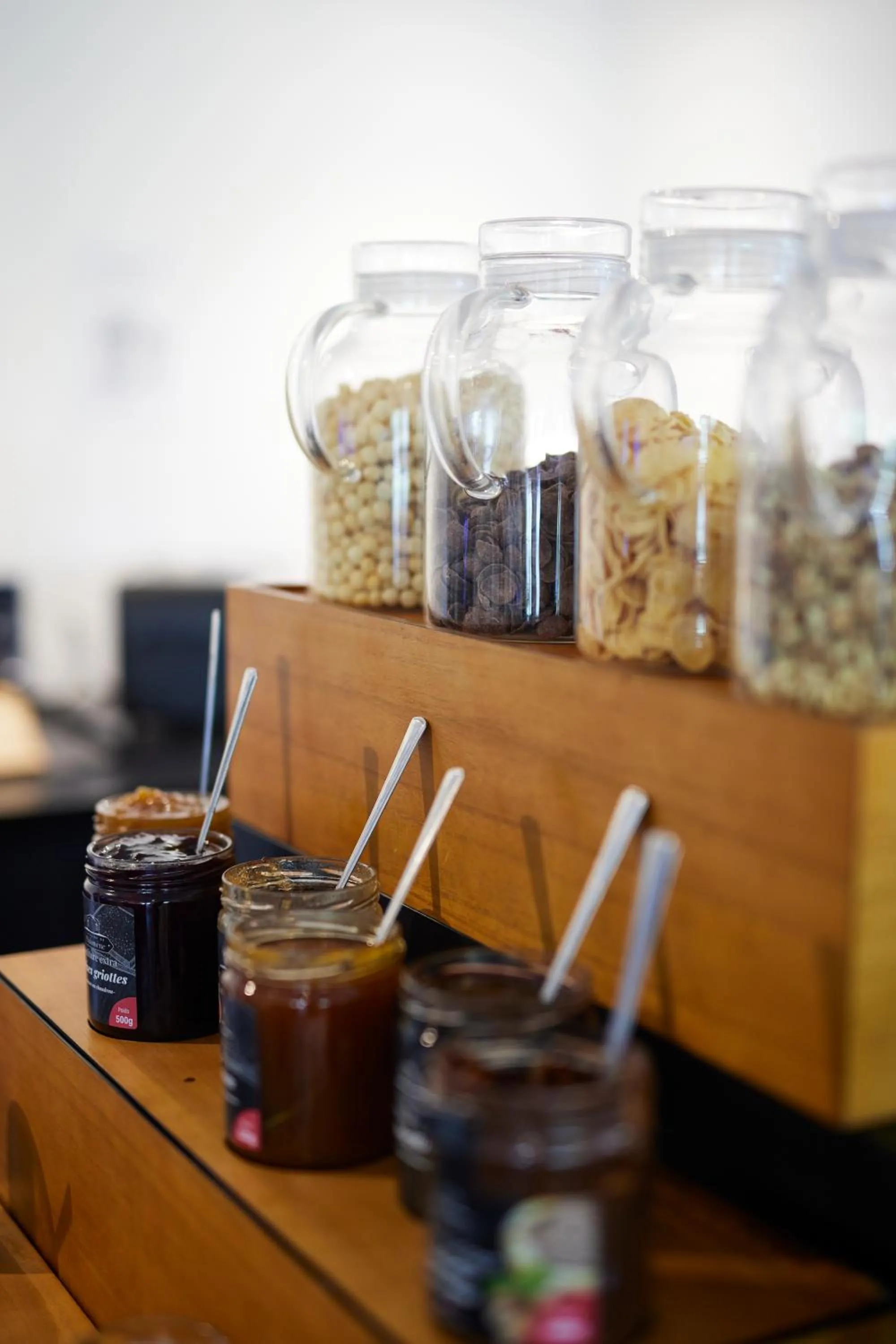 Breakfast in Hôtel restaurant Kyriad Fréjus