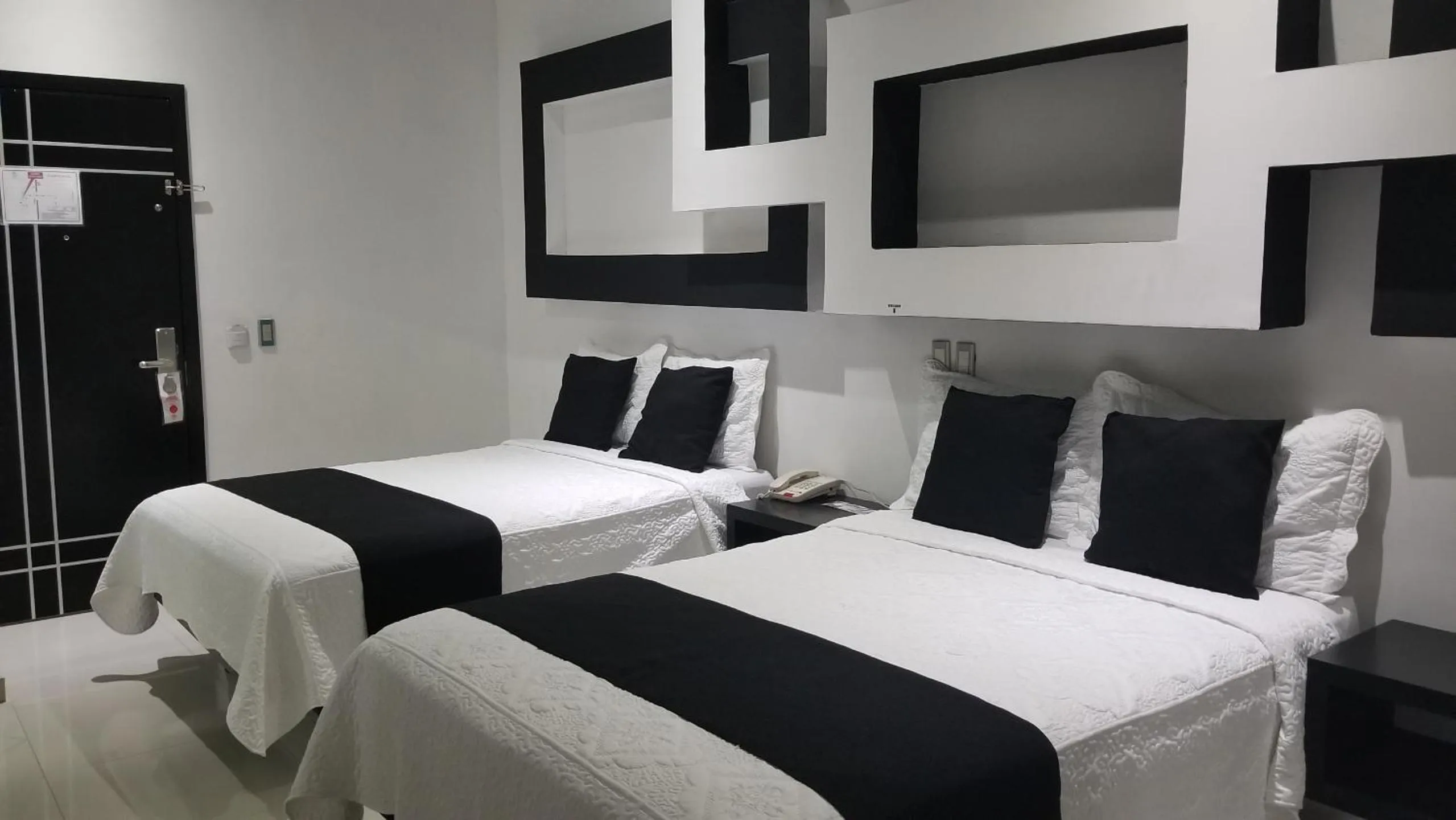 Photo of the whole room in Hotel Dluxe