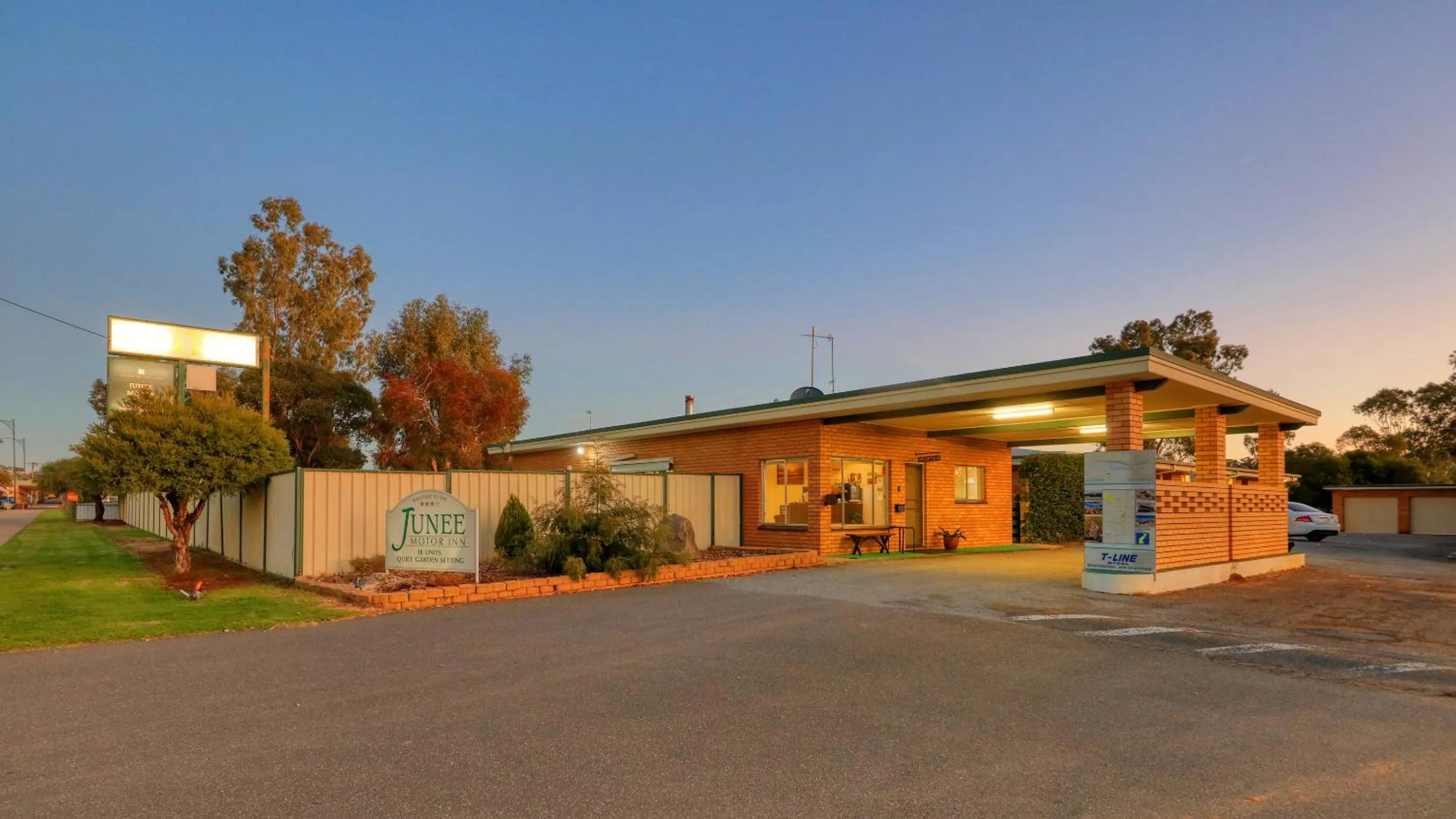 Property building in Junee Motor Inn