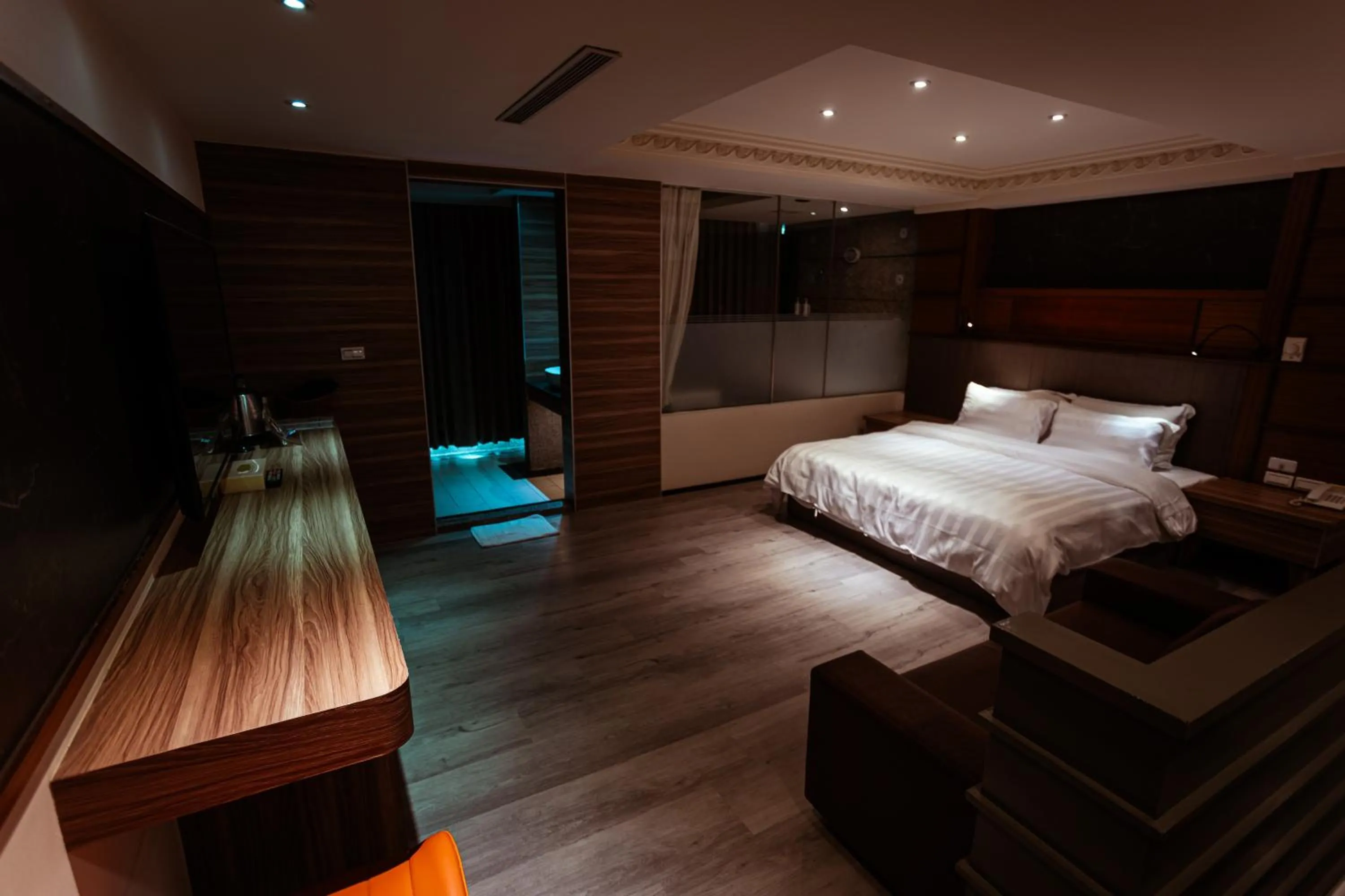 Bed in Jungle City Motel