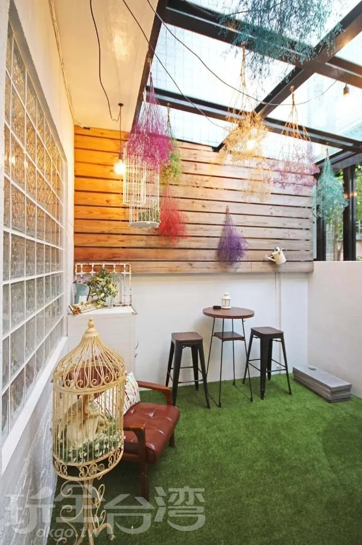 Seating area in Tainan Little Day