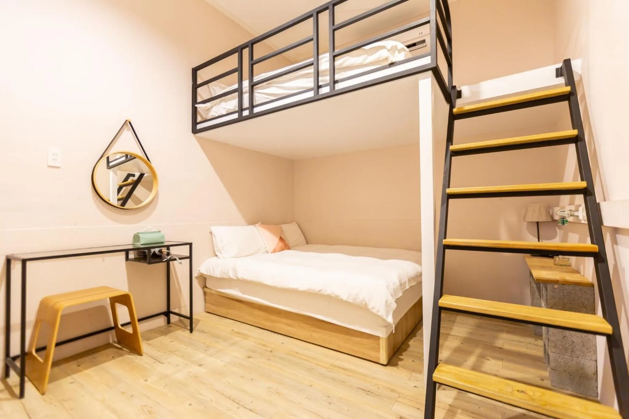 Bed in Tainan Little Day