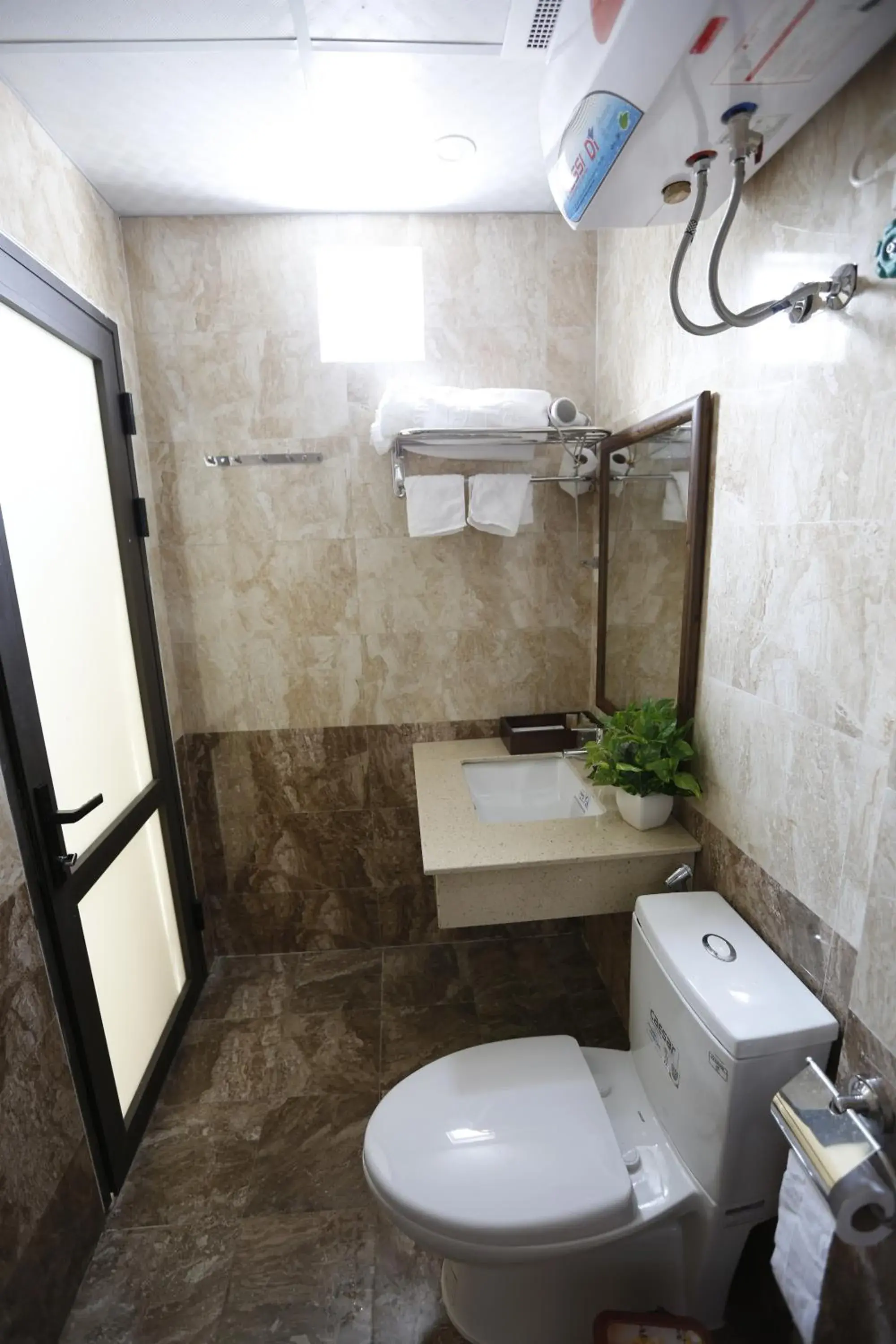 Superior Twin Room - single occupancy in Hoang Ngoc Hotel Superior Twin Room - single occupancy in Hoang Ngoc Hotel