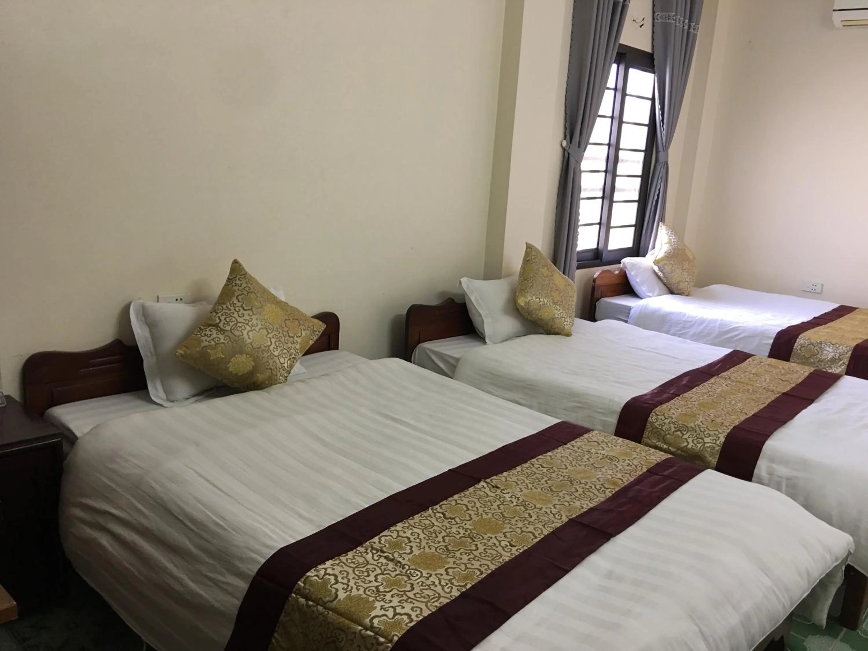 Bed in Hoang Ngoc Hotel