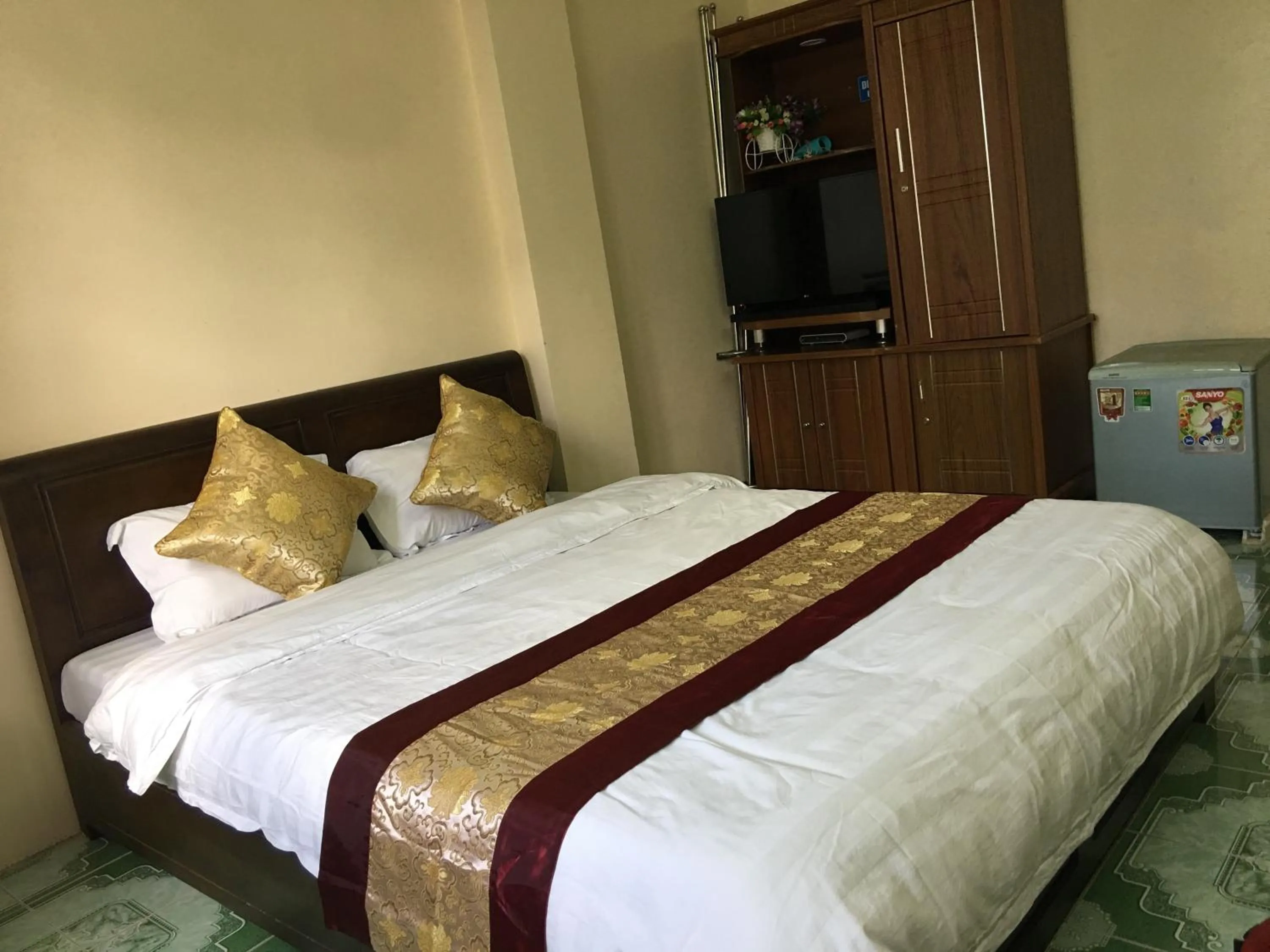Bed in Hoang Ngoc Hotel