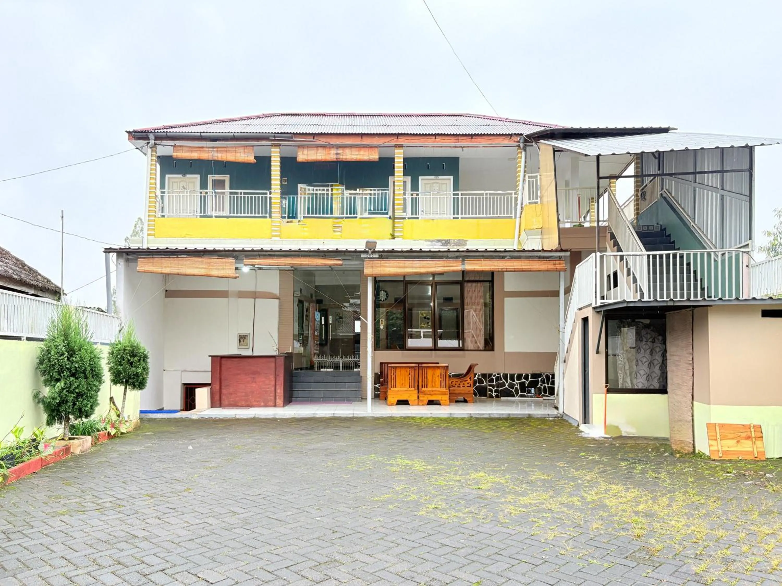 Facade/entrance in RedDoorz Syariah at Nusa Indah near BNS