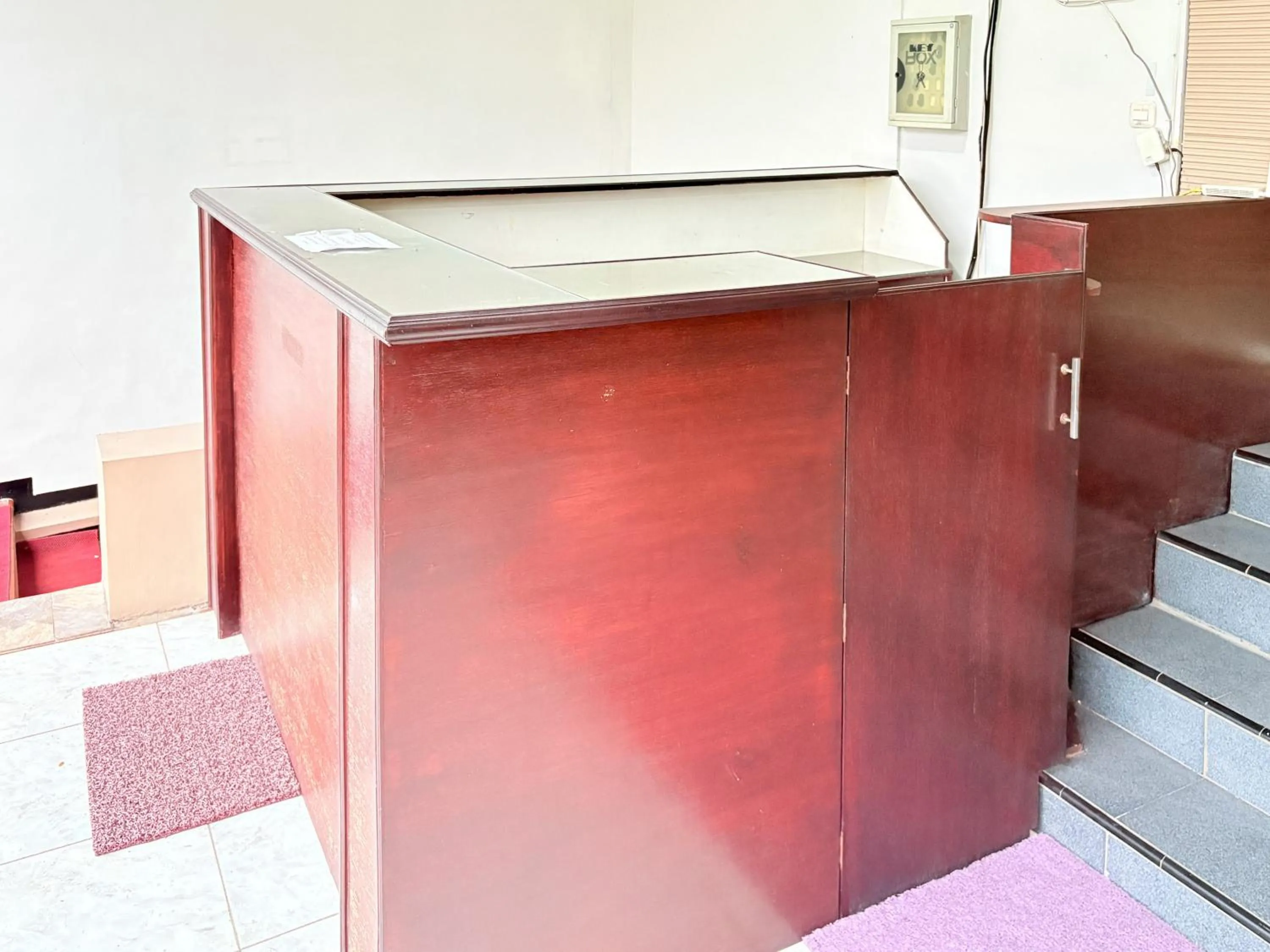 Lobby or reception in RedDoorz Syariah at Nusa Indah near BNS