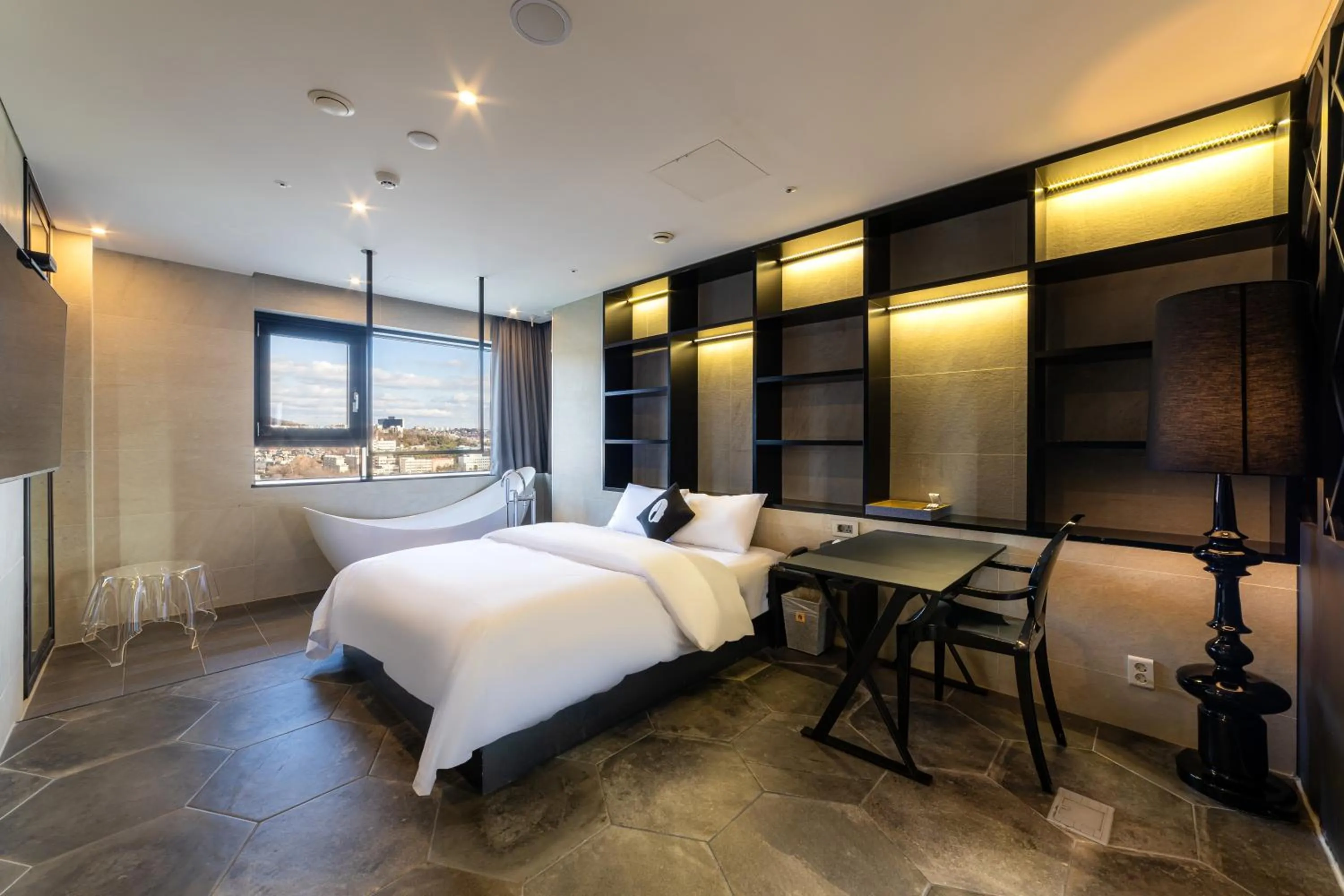 Bed in Hotel The Designers Seoul Station