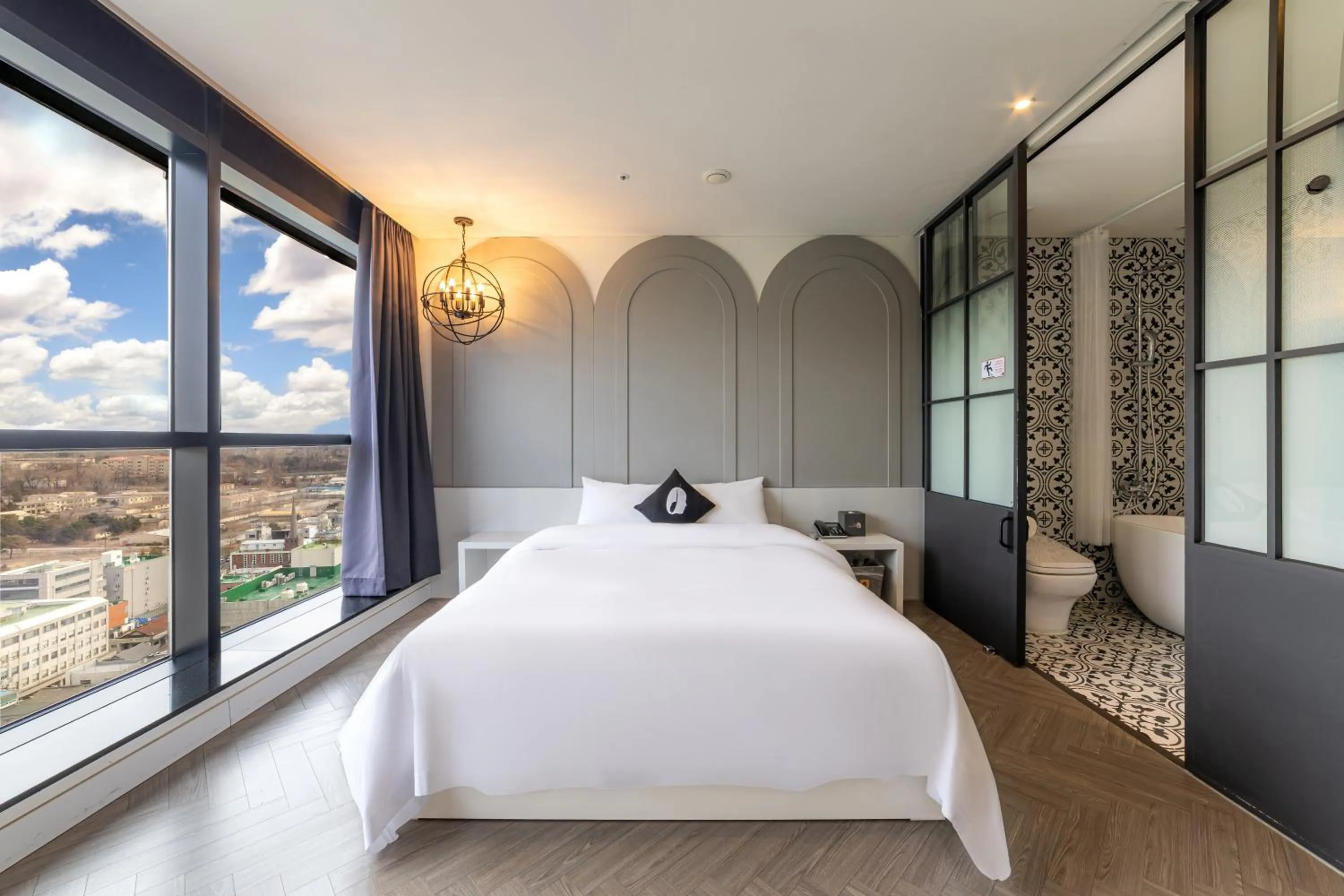 Bed in Hotel The Designers Seoul Station