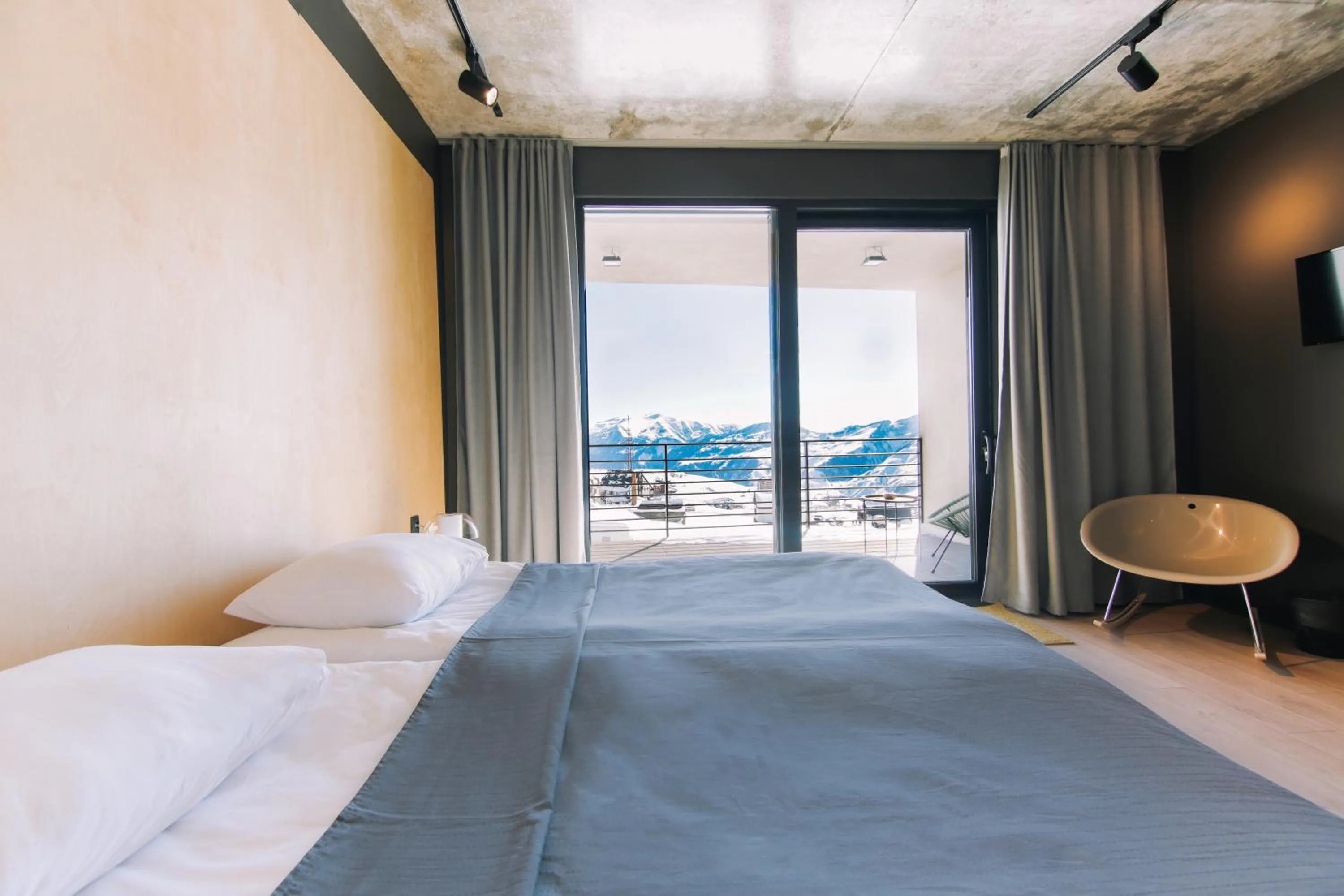 View (from property/room), Bed in Quadrum Hotel