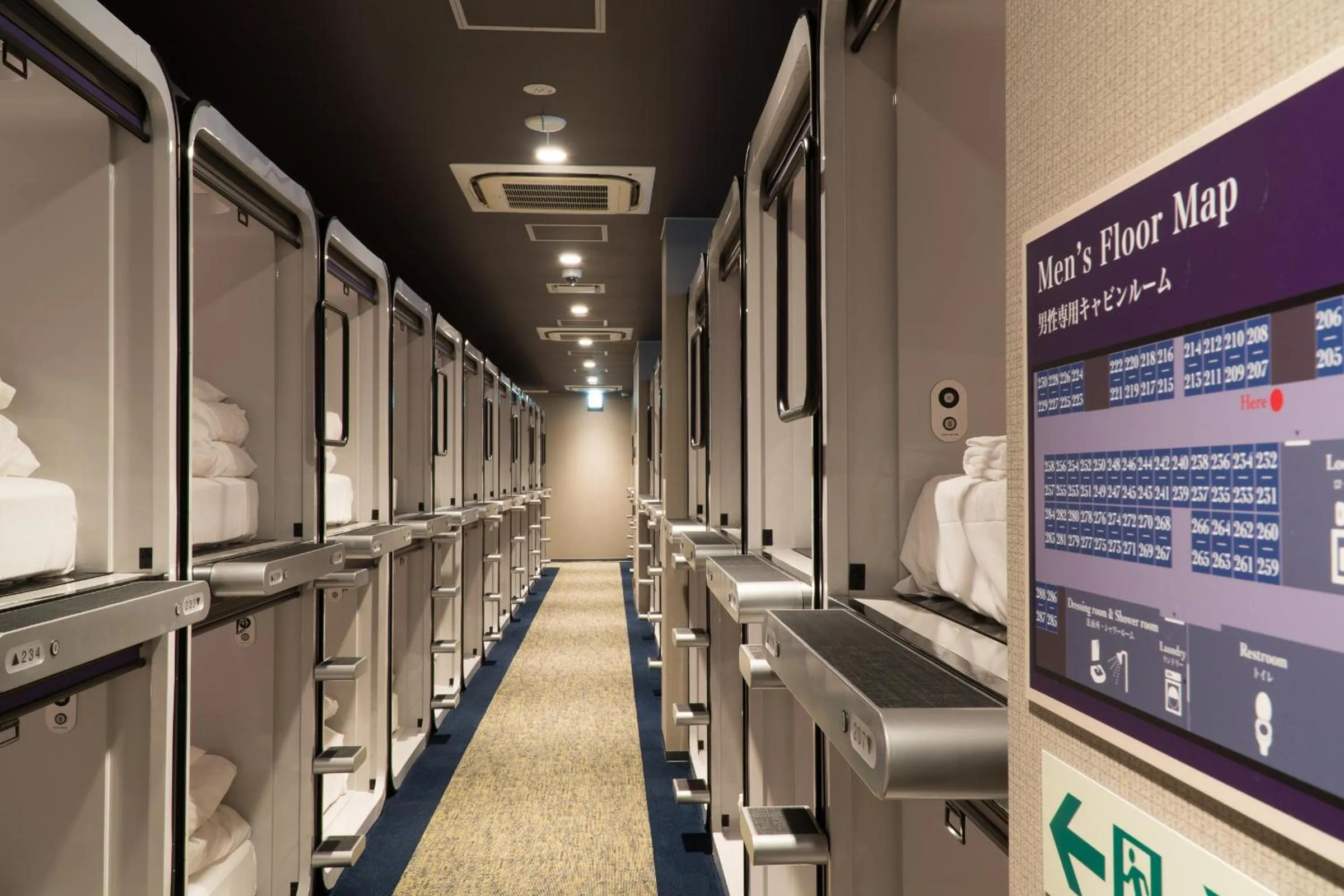 Bedroom in Mt.Fuji Cabin & Lounge Highland Station Inn (Capsule Hotel)