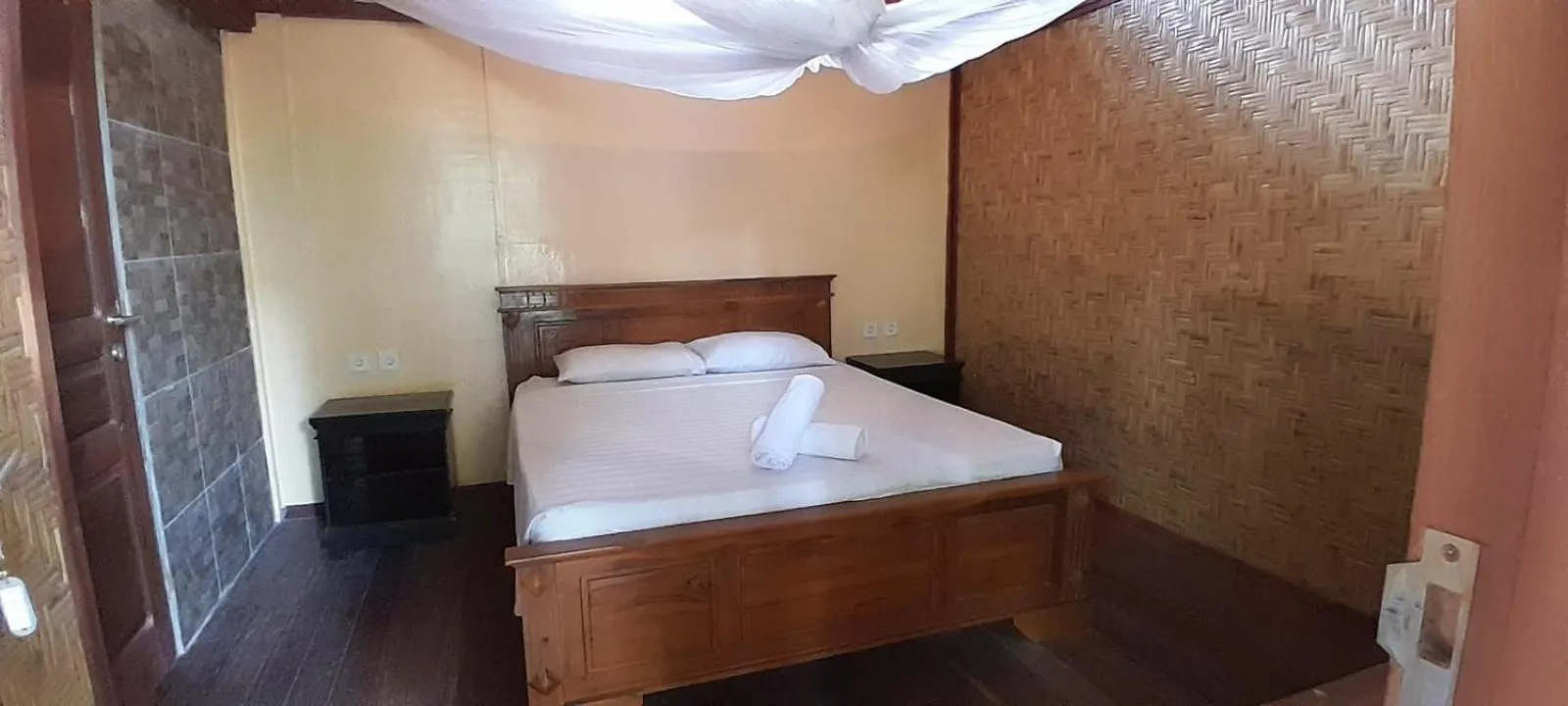 Bed in Bidara Cottage