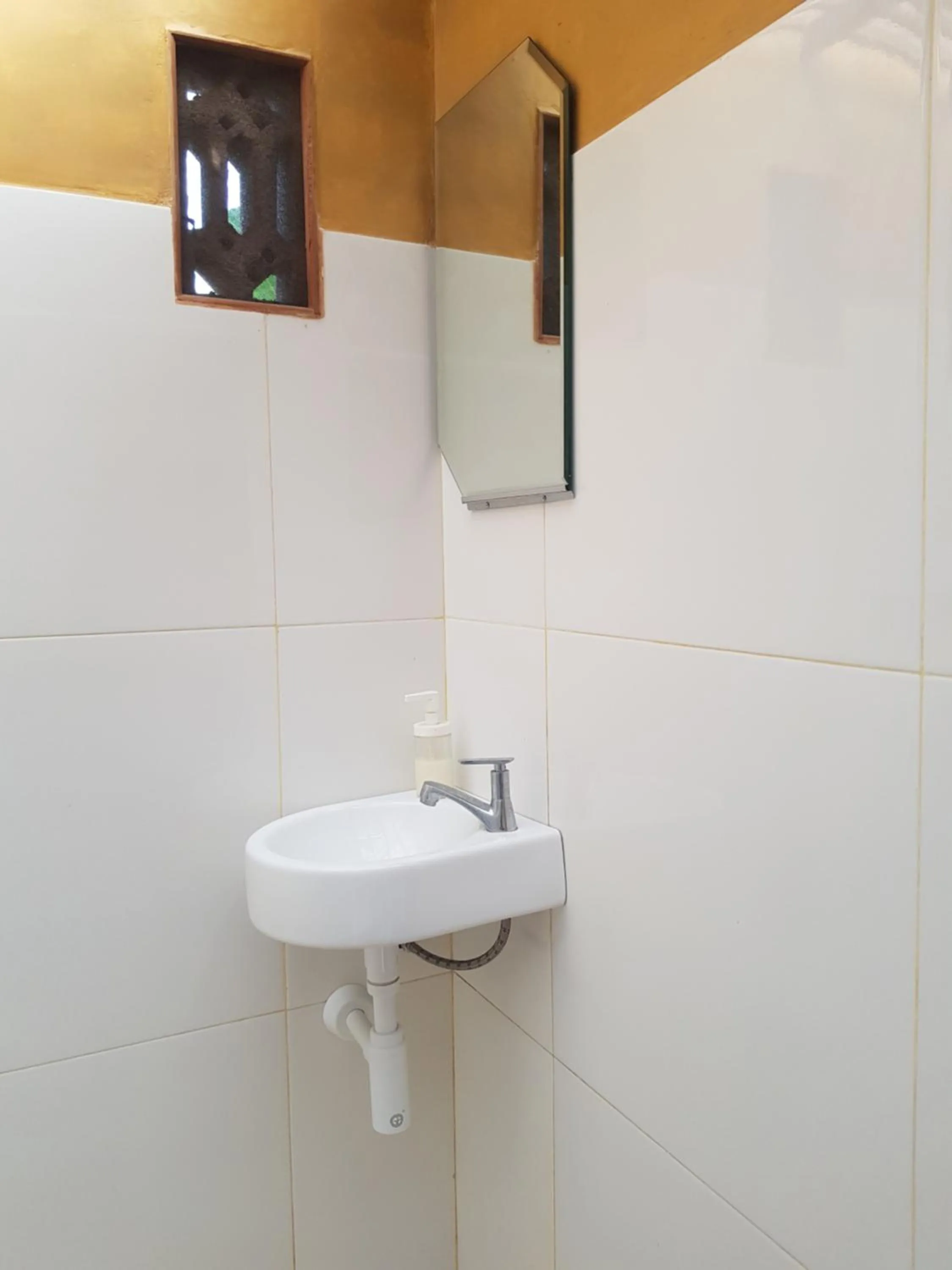 Bathroom in Bidara Cottage