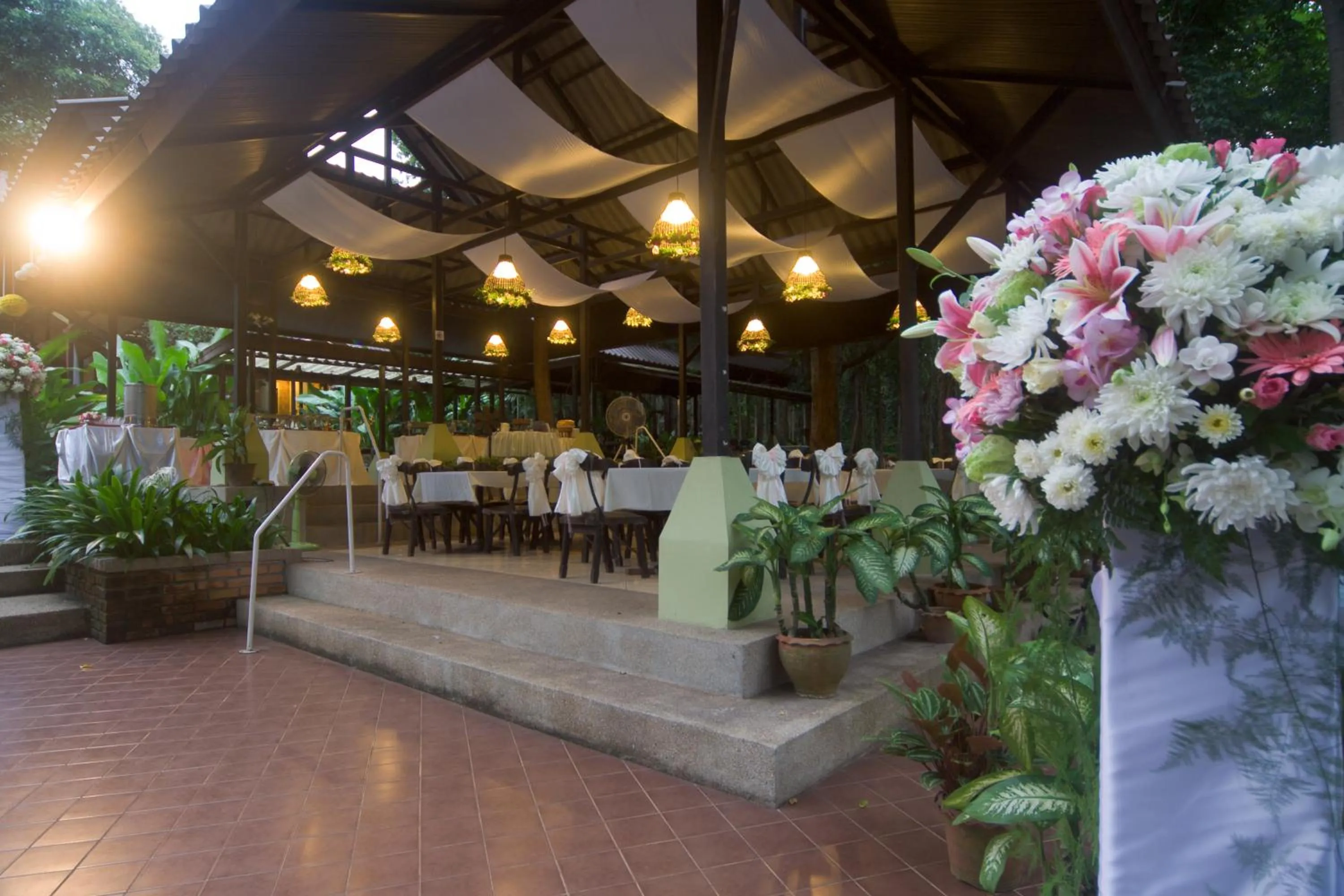 Dining area in Wanathara Resort