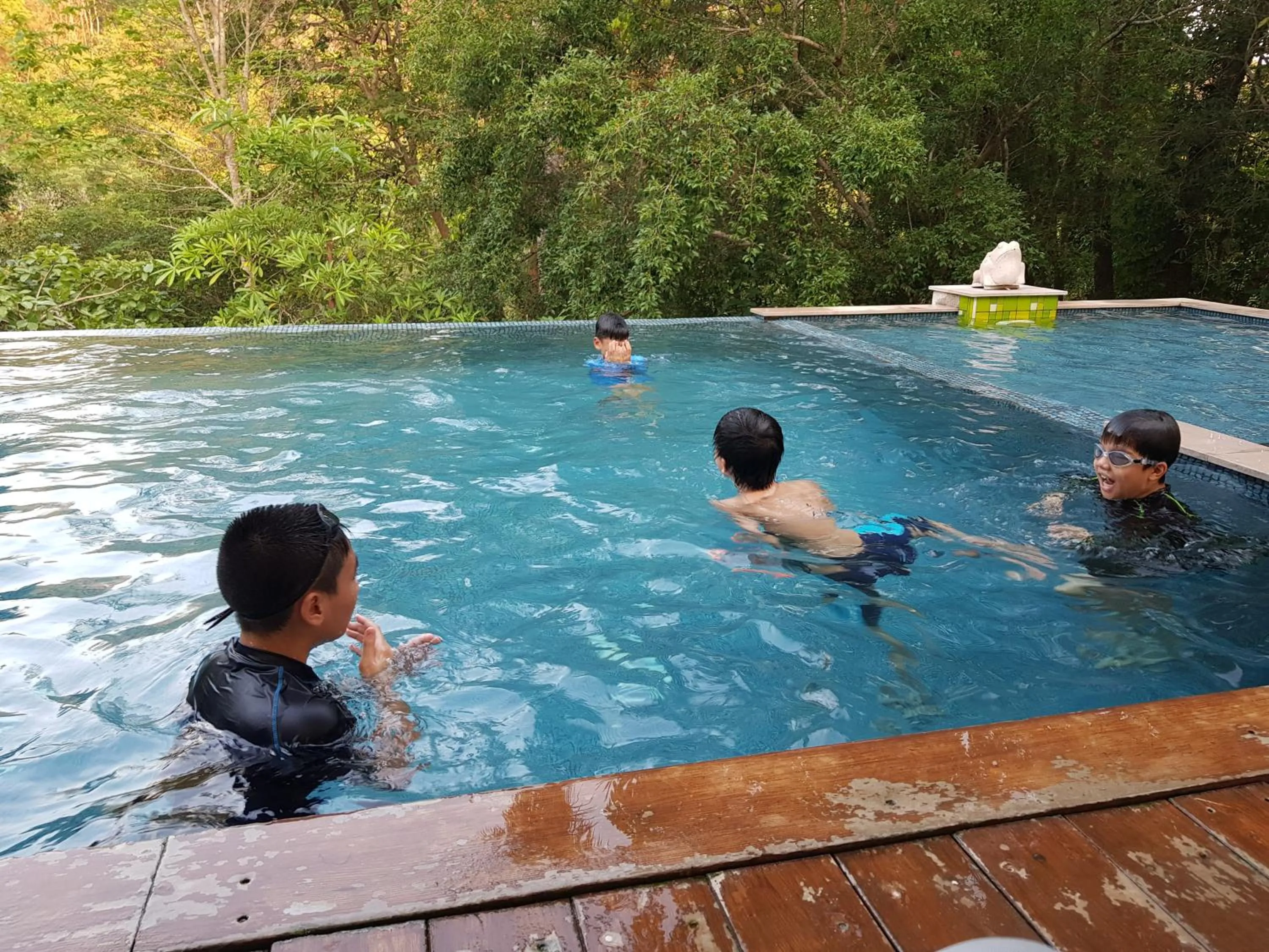 People in Wanathara Resort