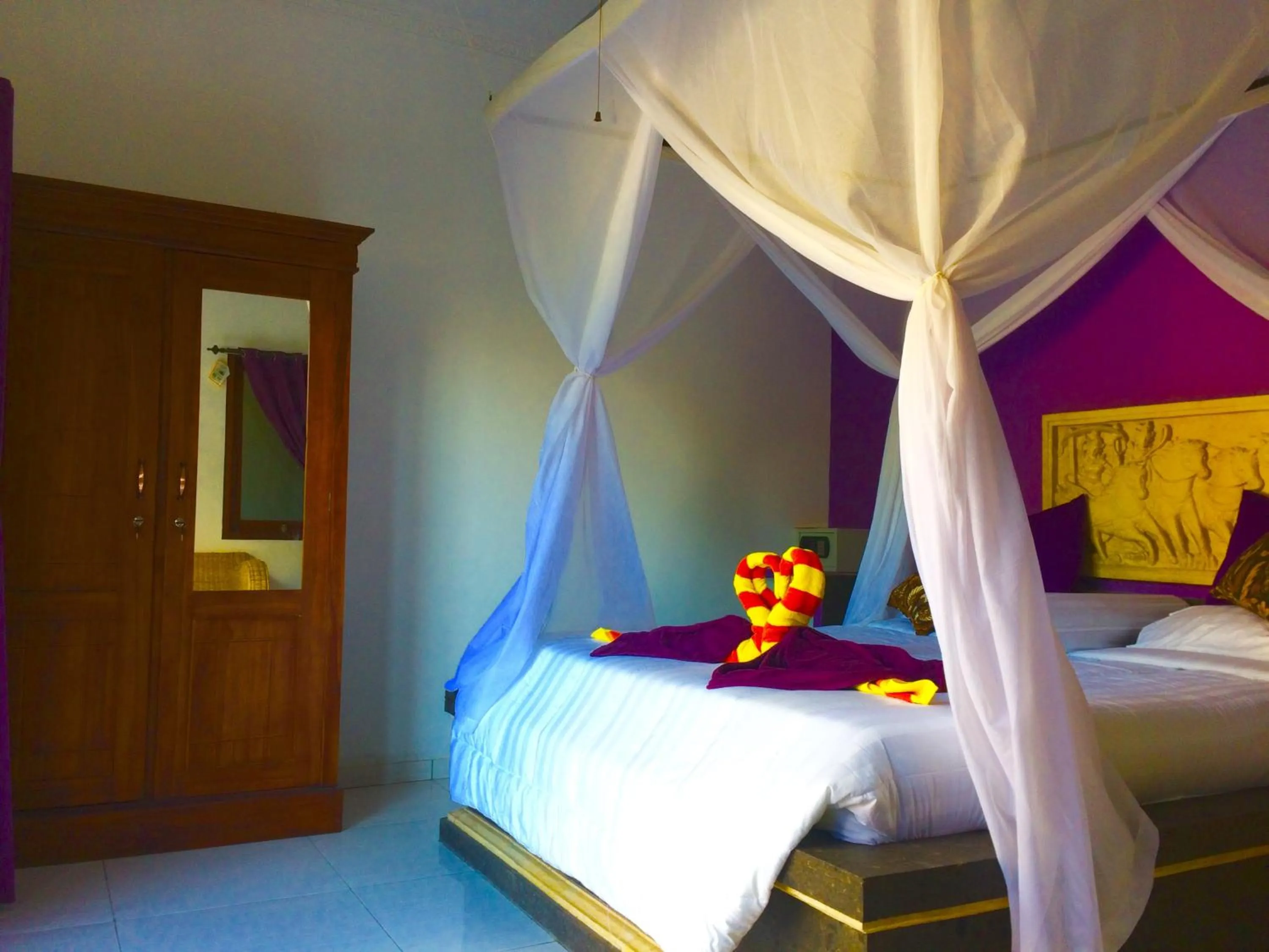 Day, Bed in Amed Romance House