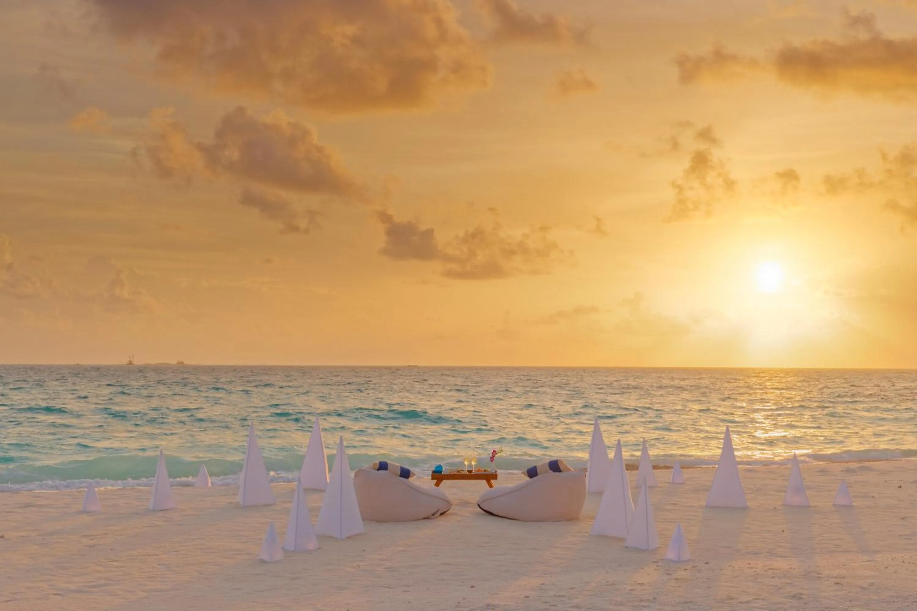 Restaurant/places to eat in Grand Park Kodhipparu Maldives