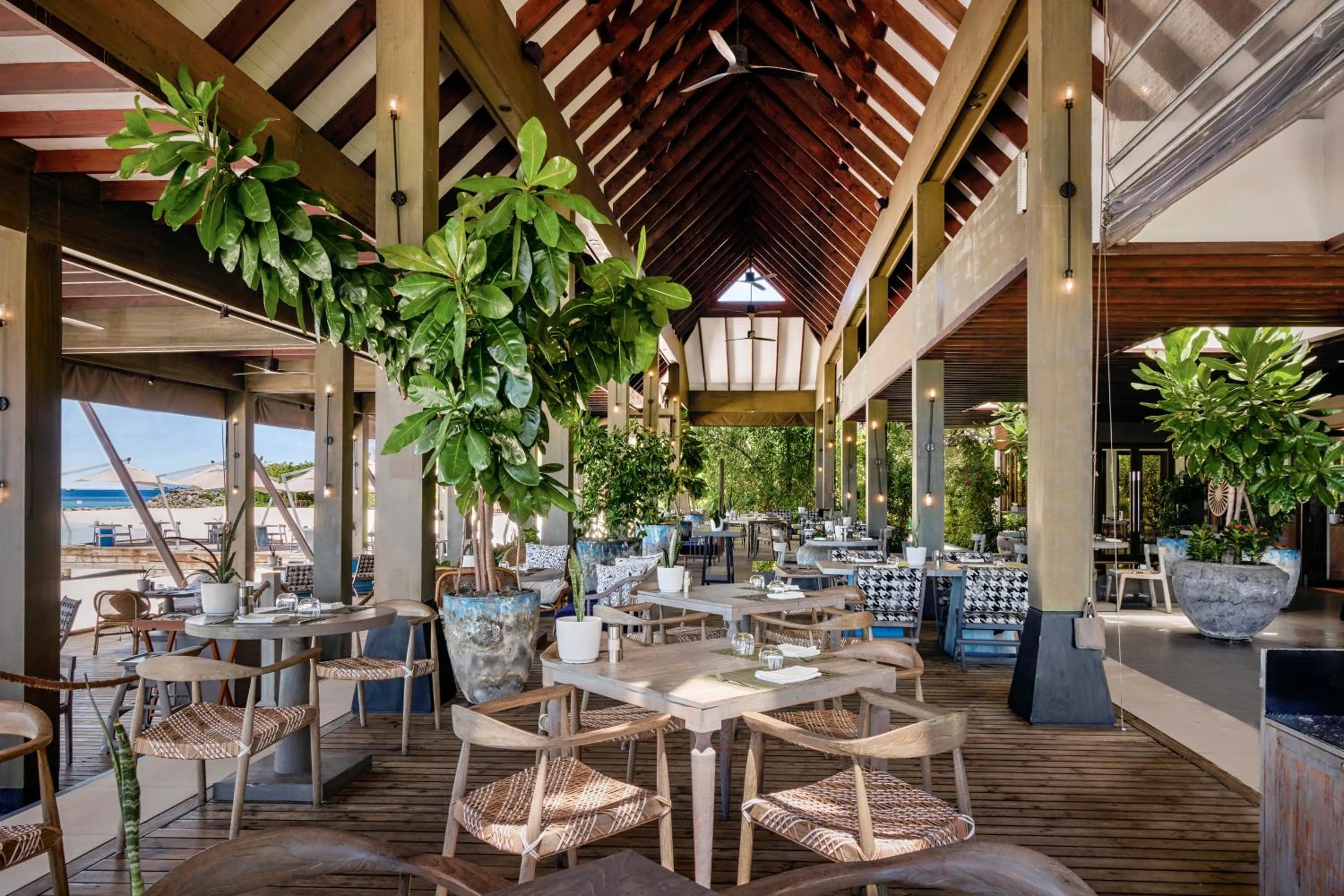 Restaurant/places to eat in Grand Park Kodhipparu Maldives