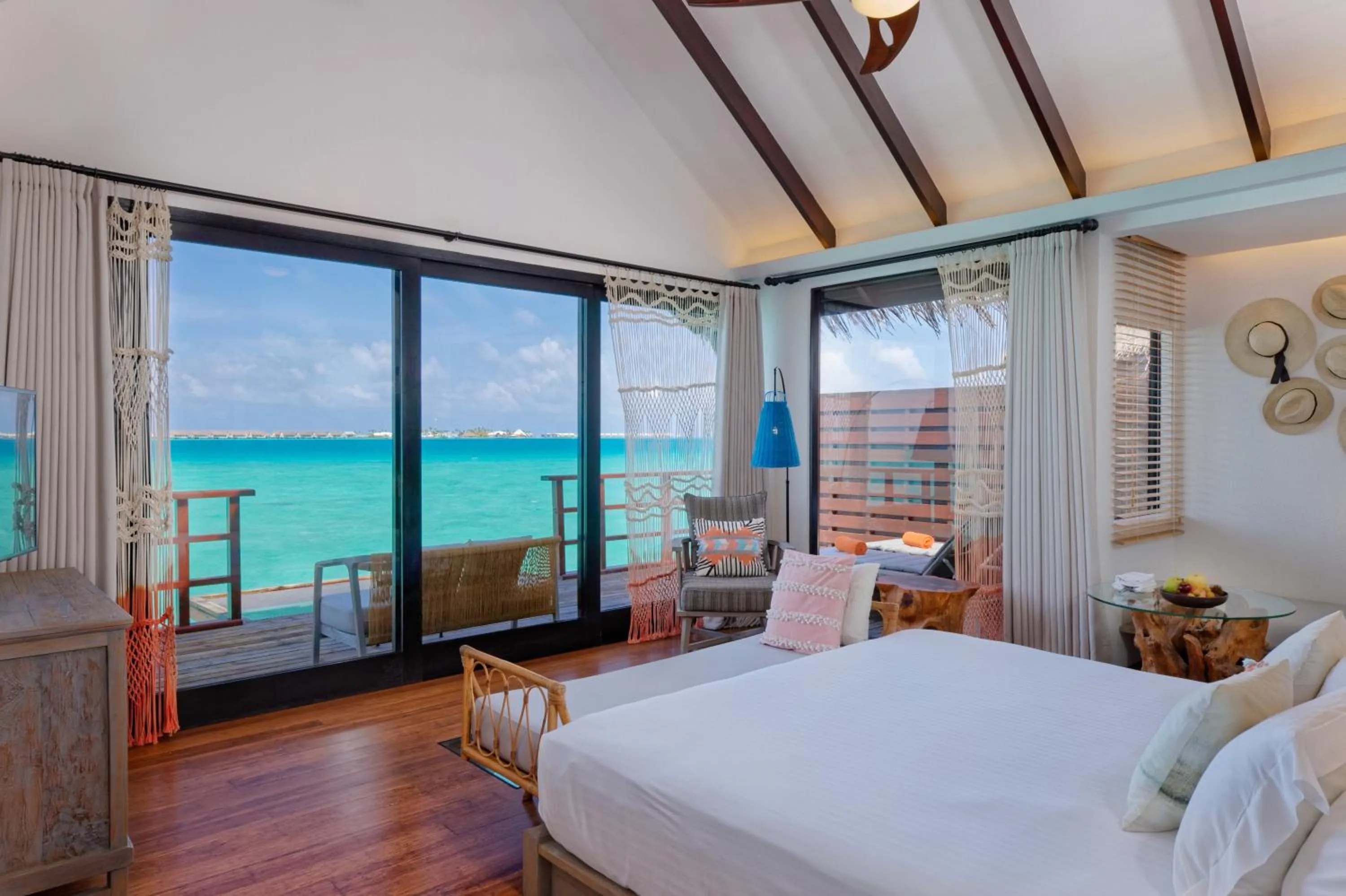 View (from property/room), Bed in Grand Park Kodhipparu Maldives