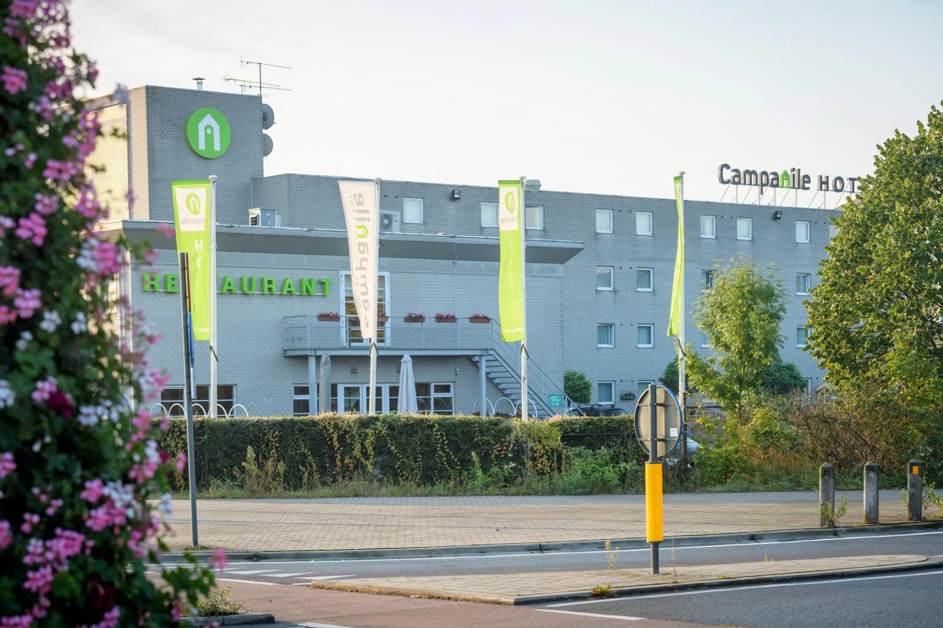 Property building in Campanile Hotel & Restaurant Brussels Vilvoorde