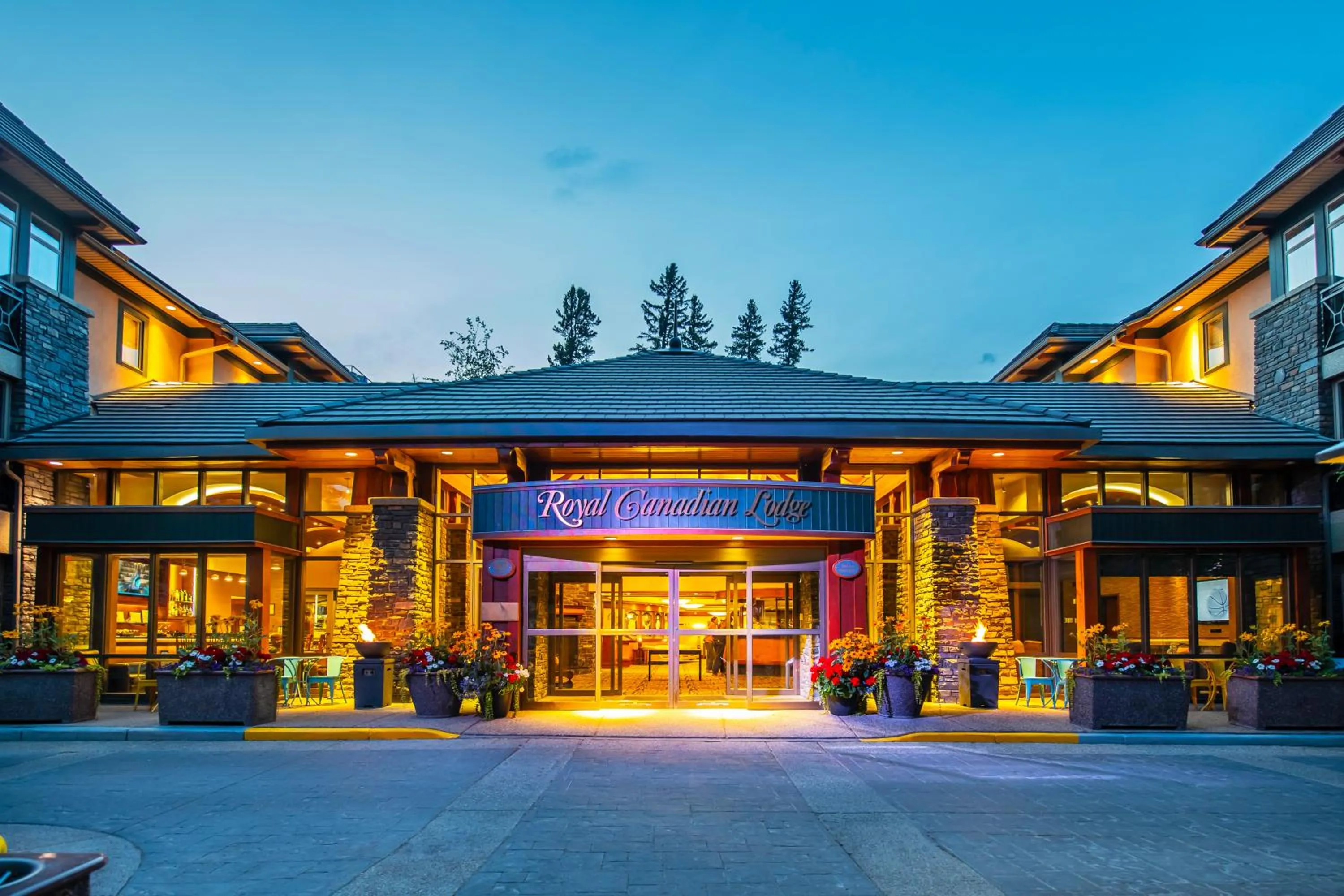 Facade/entrance in Royal Canadian Lodge