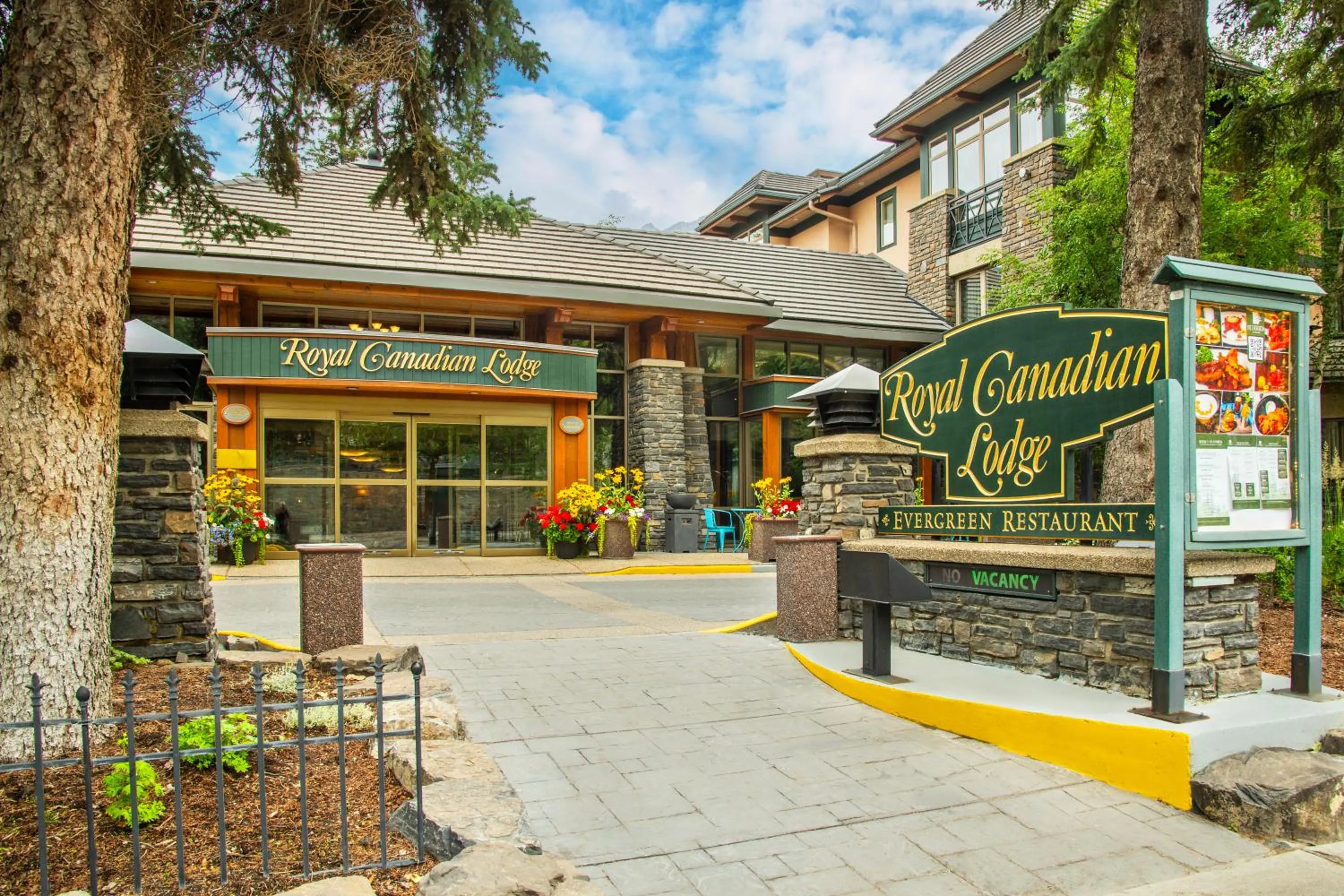 Facade/entrance in Royal Canadian Lodge