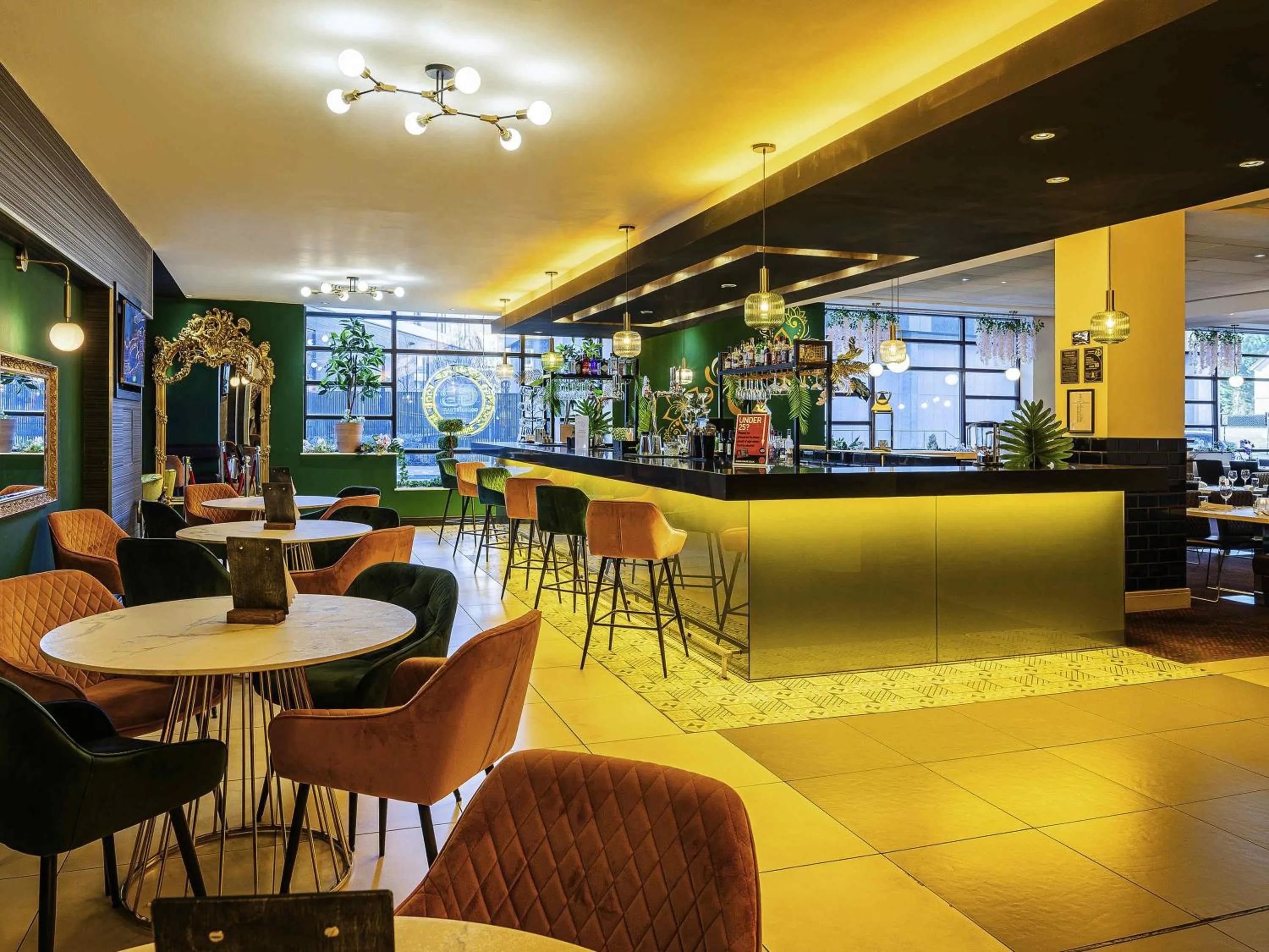 Restaurant/places to eat in Novotel Birmingham Centre