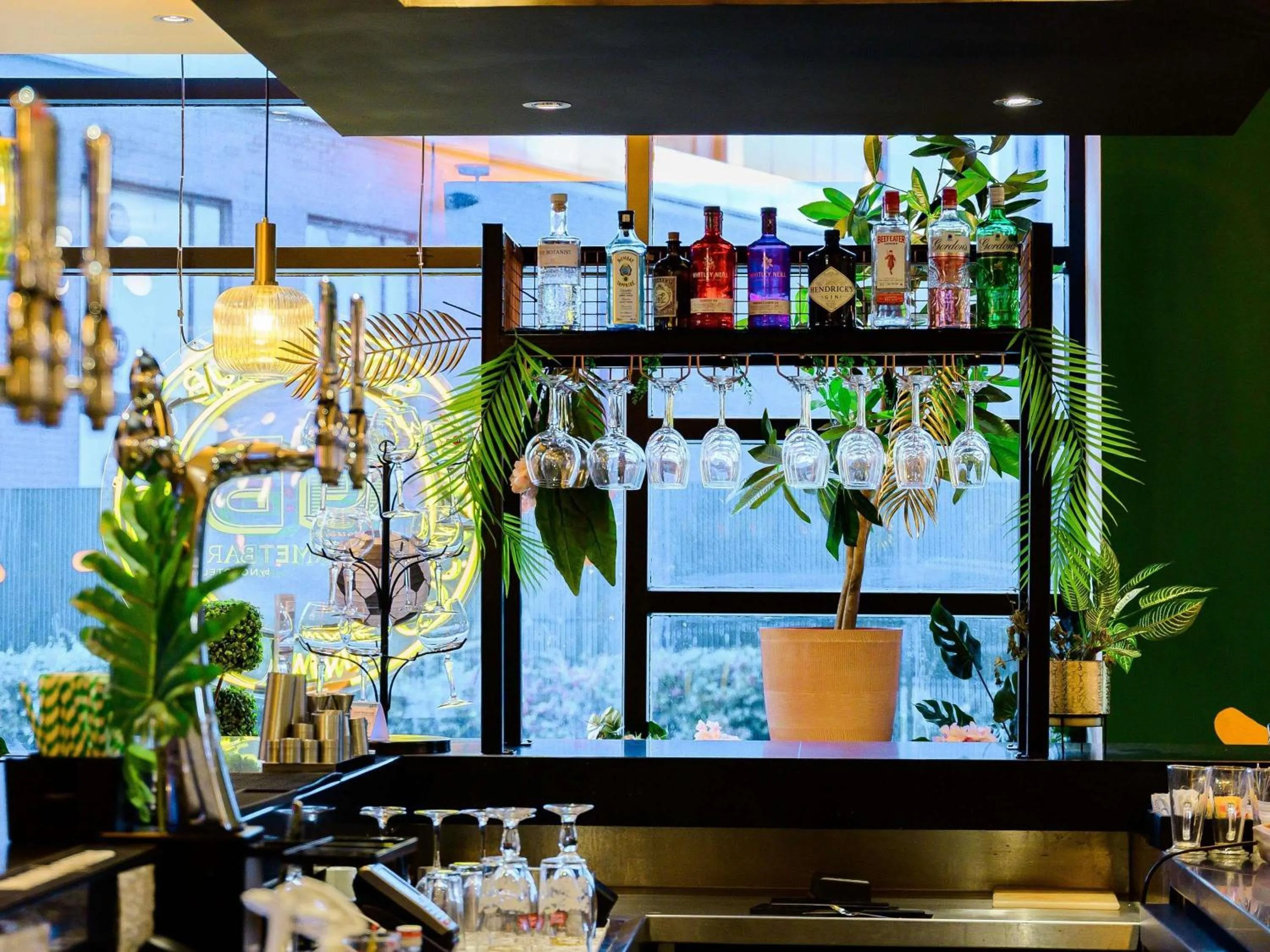 Lounge or bar in Novotel Birmingham Centre