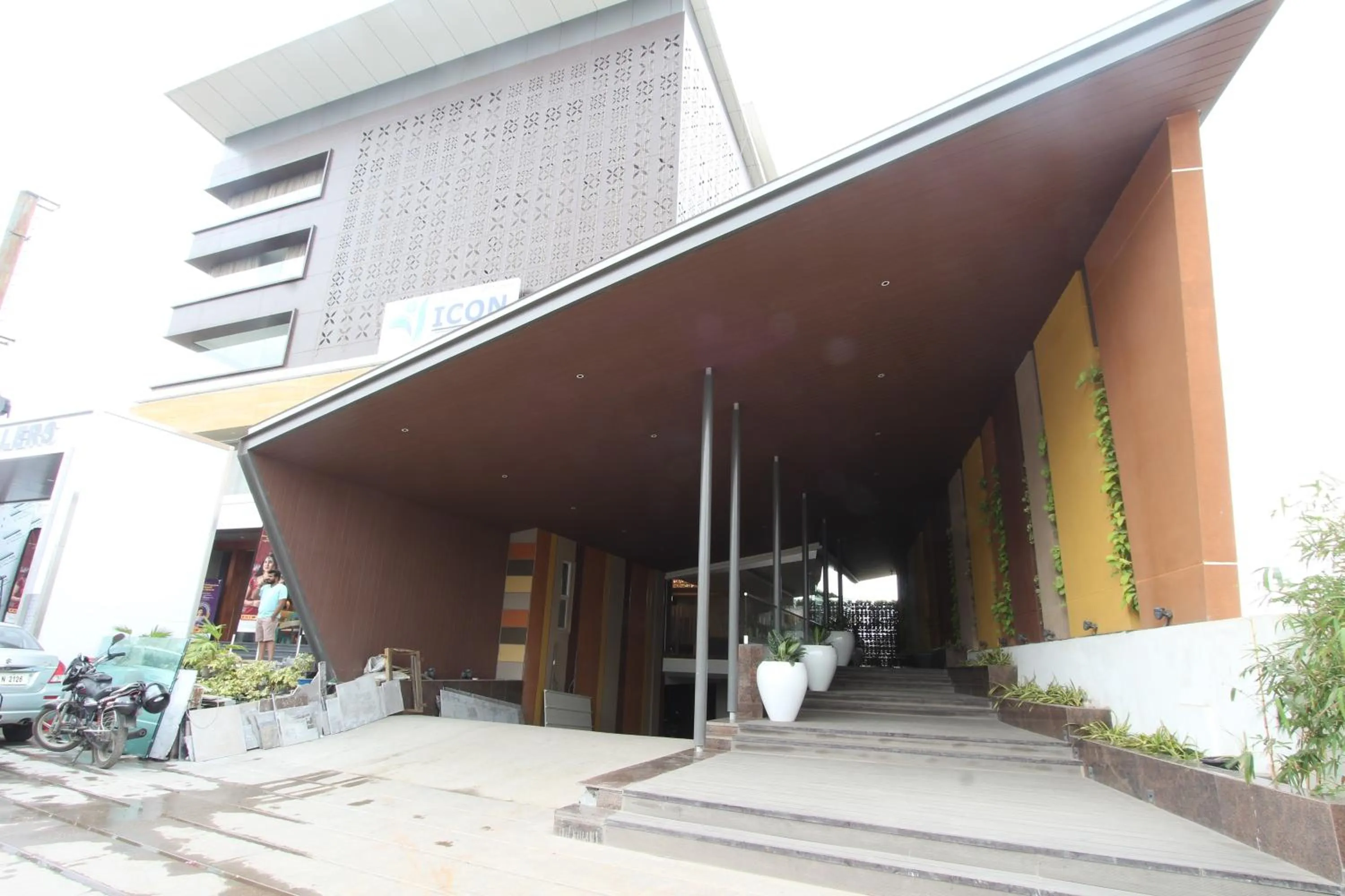 Property building in Icon Business Hotel by Bhagini
