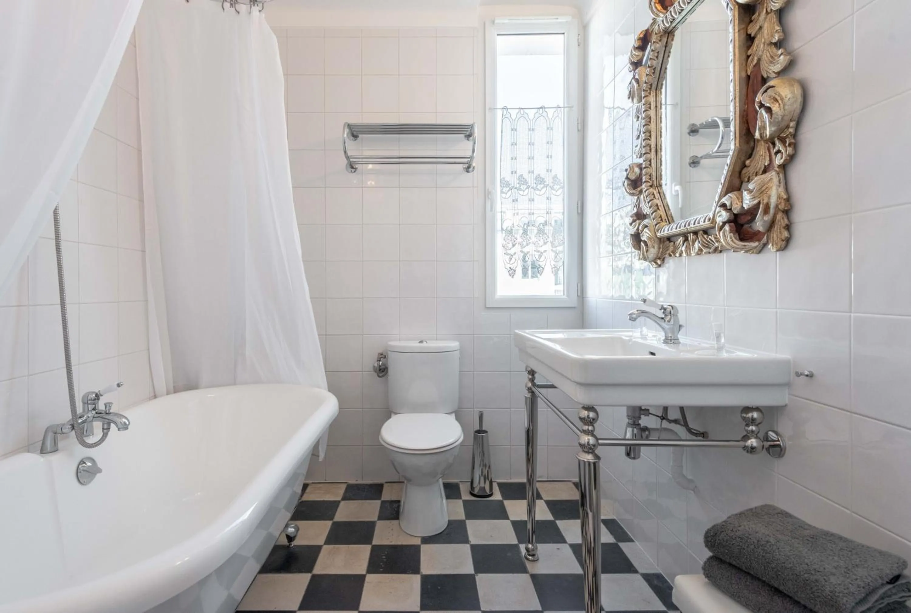 Shower in Hôtel Cecil Adults only