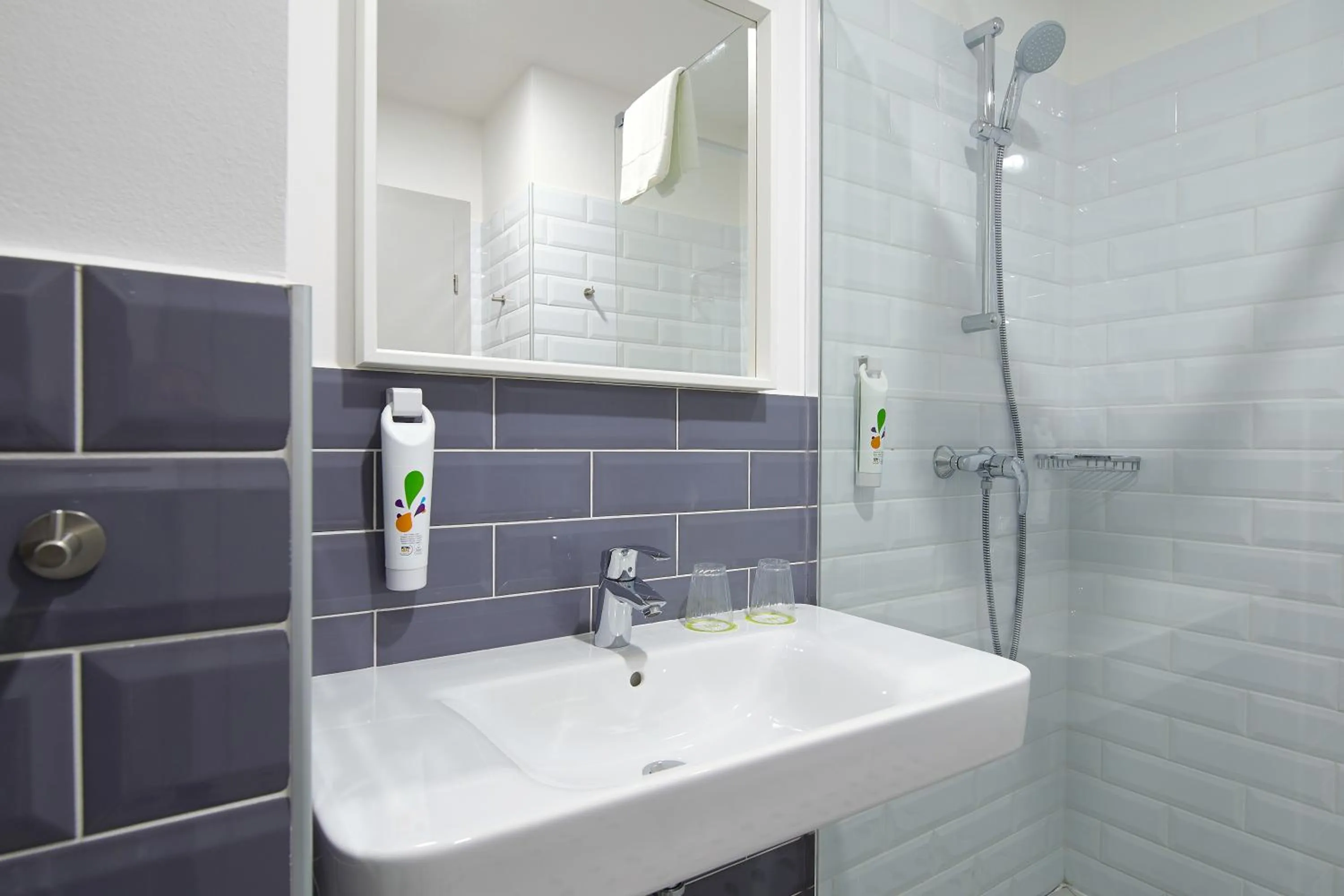 Bathroom in ibis Styles Arad