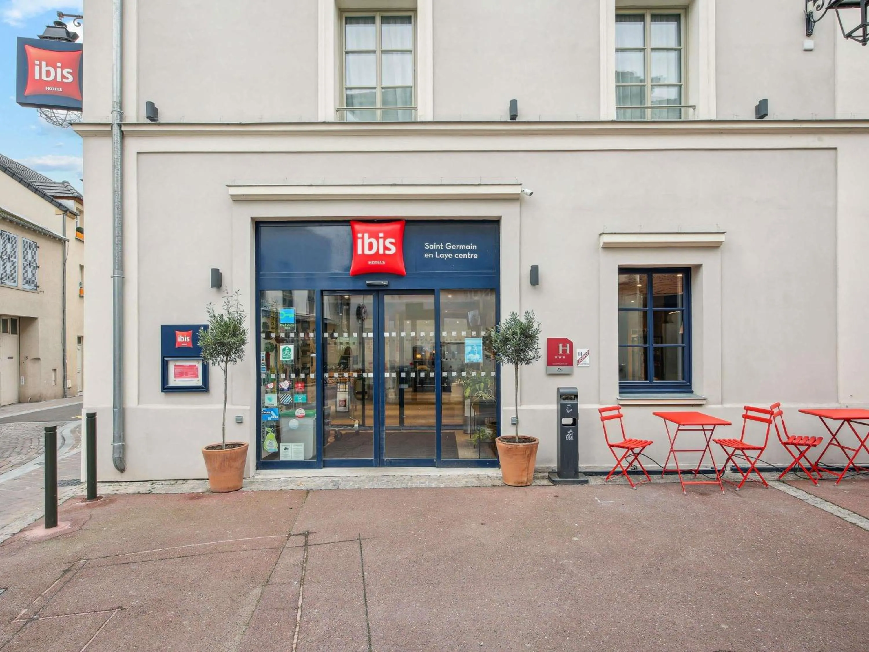 Property building in ibis Saint Germain en Laye Centre