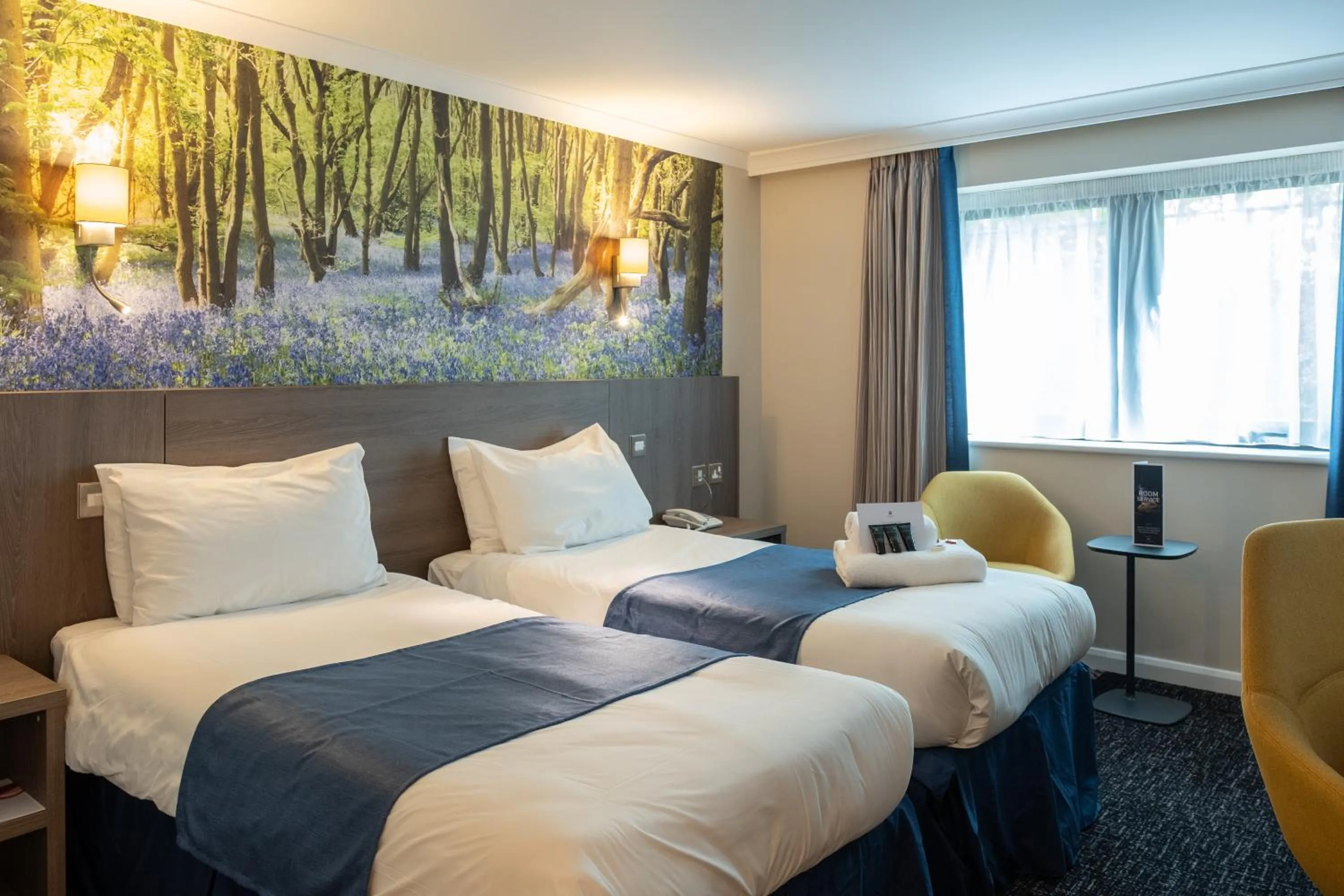 Bed in Burleigh Court Hotel and Leisure