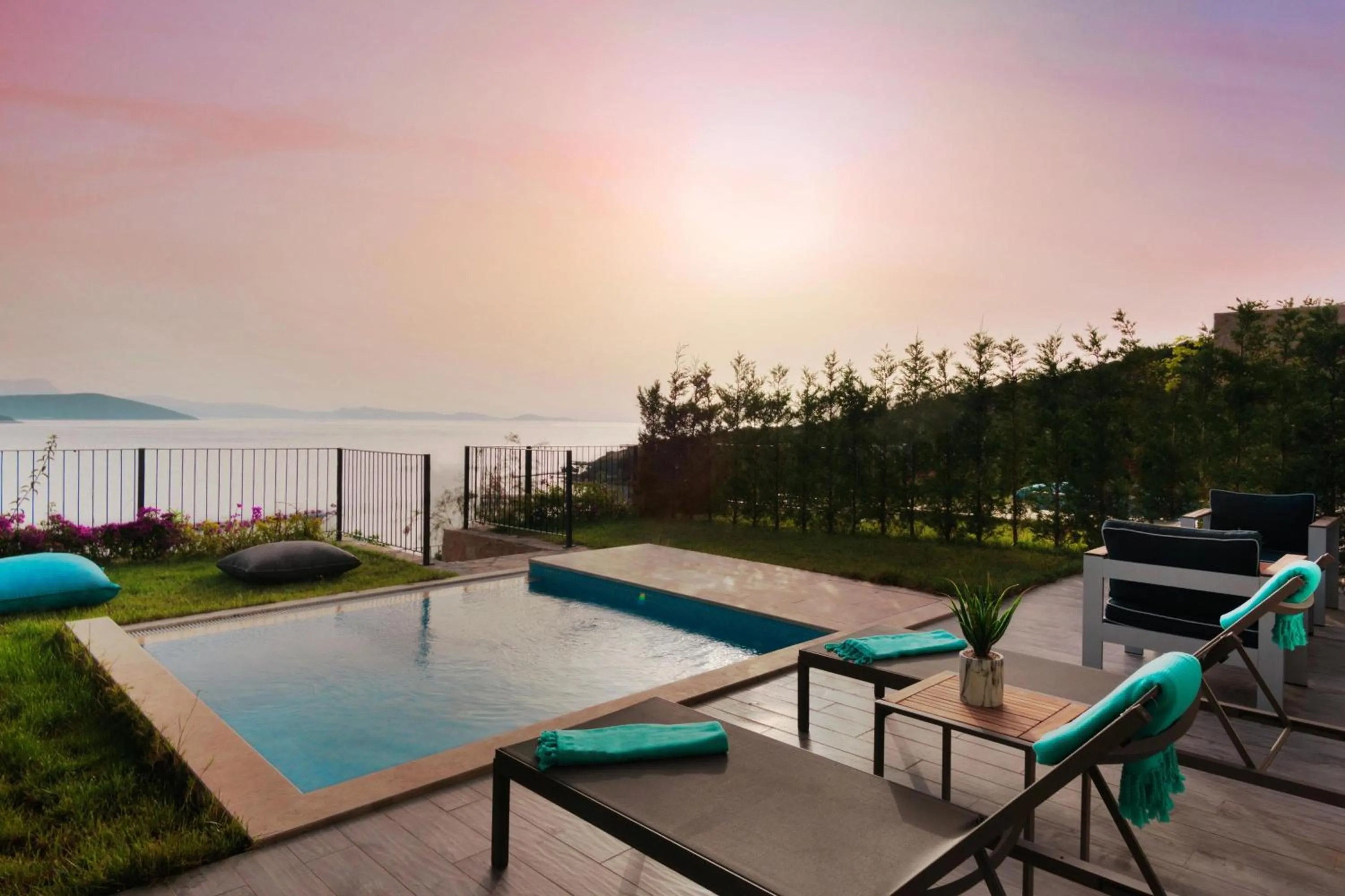 Photo of the whole room in Le Meridien Bodrum Beach Resort