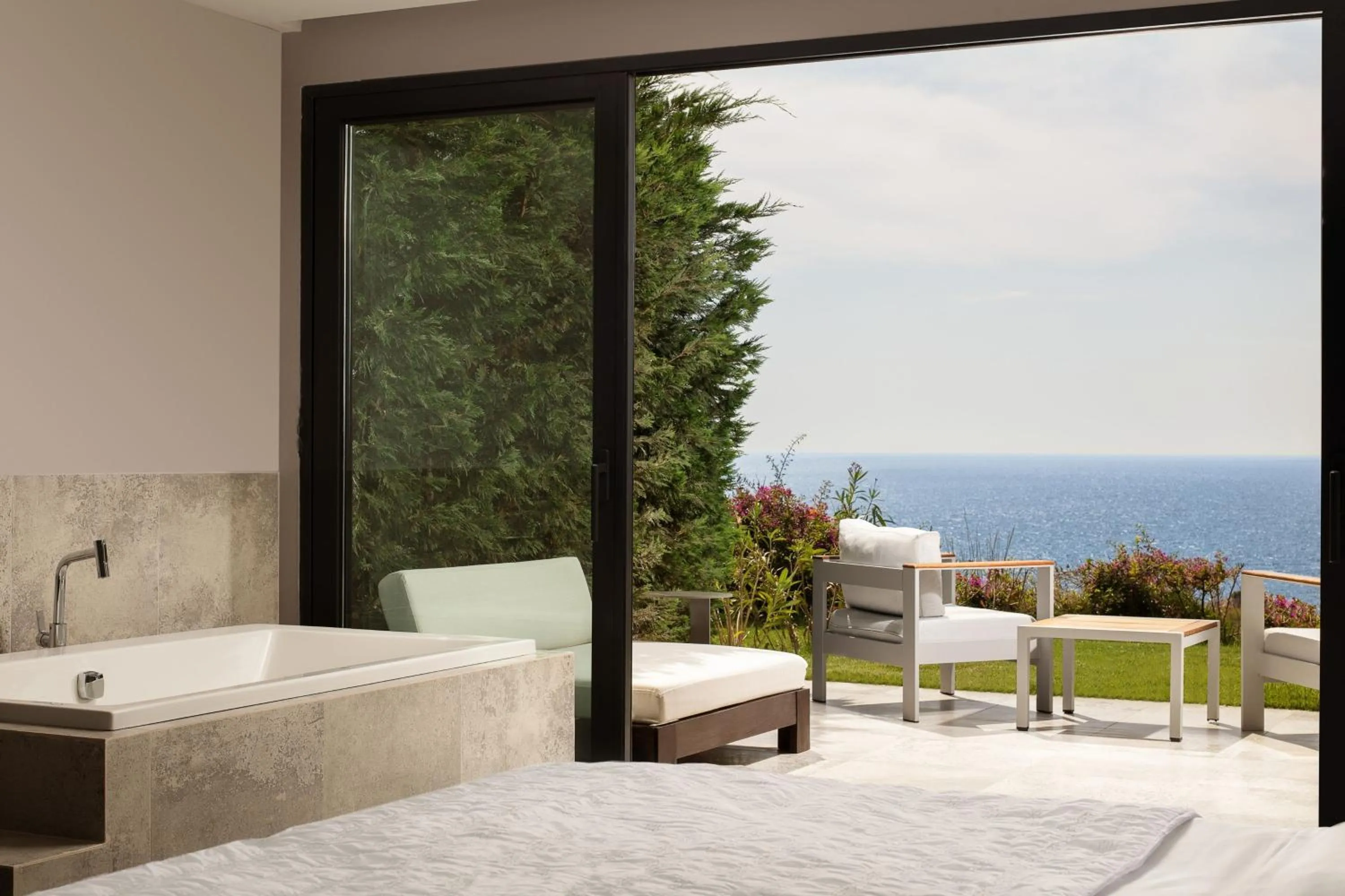 Bedroom, Bed in Le Meridien Bodrum Beach Resort