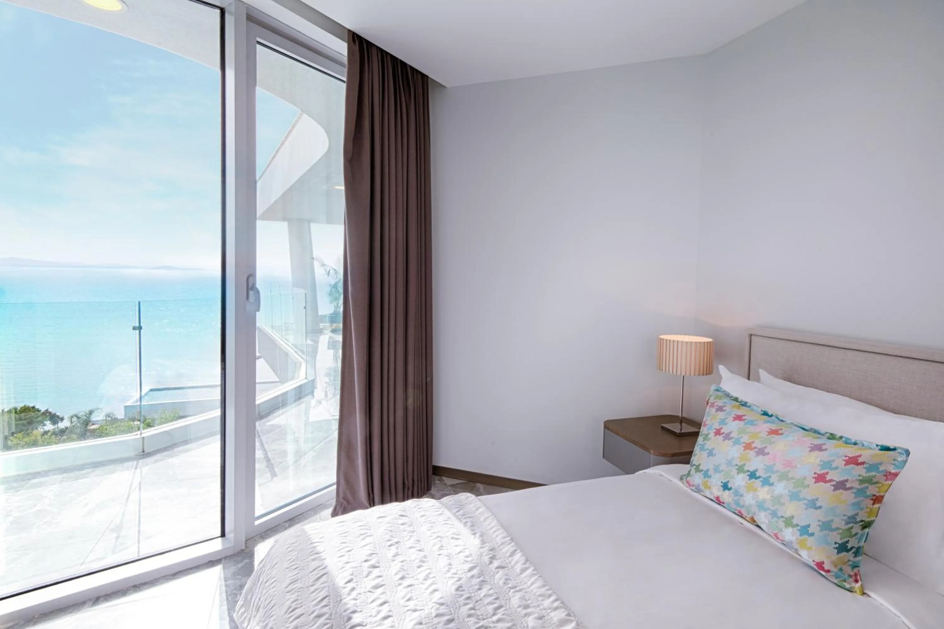 TV and multimedia, Bed in Le Meridien Bodrum Beach Resort