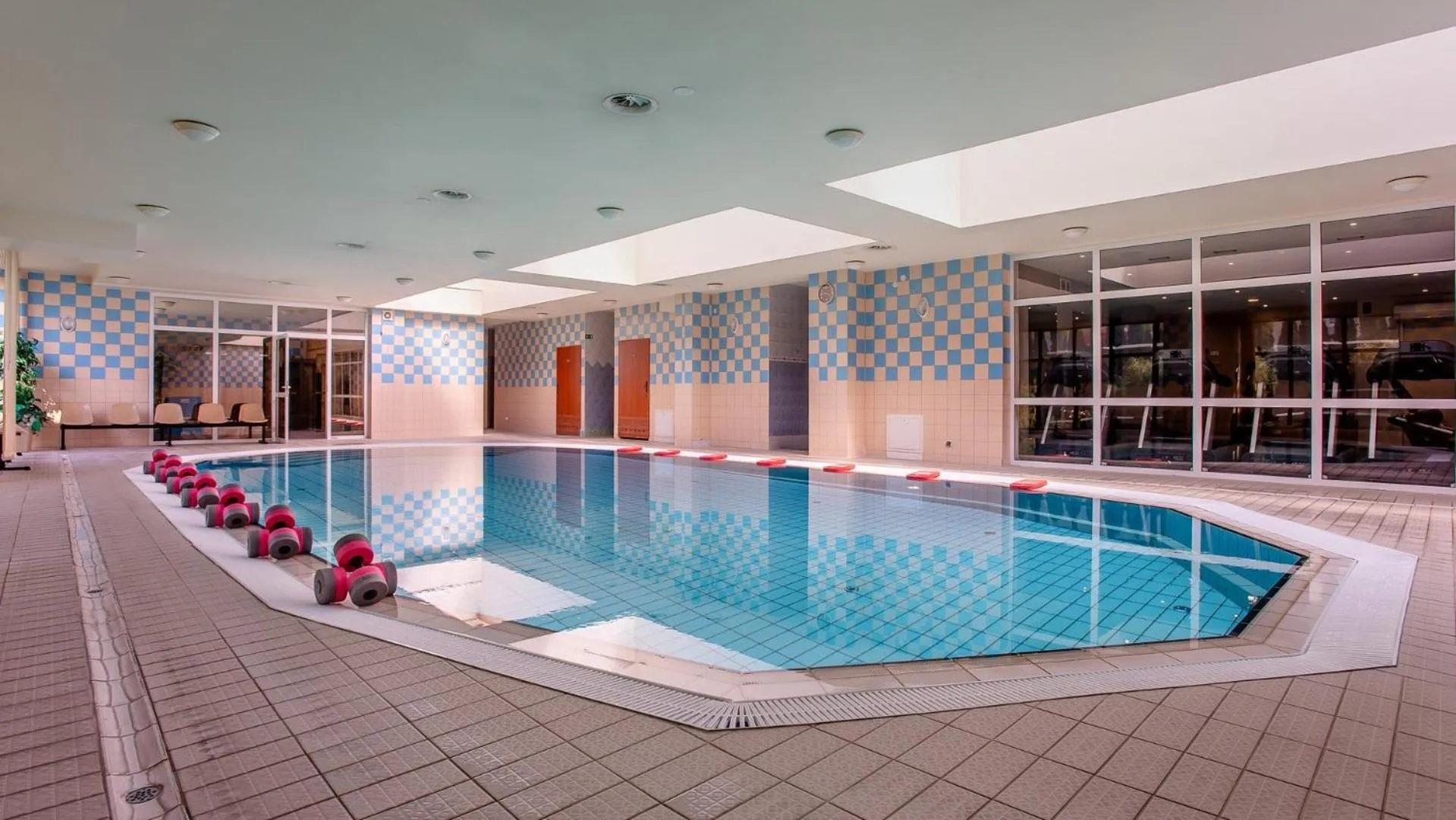 Swimming pool in Hotel La Mar