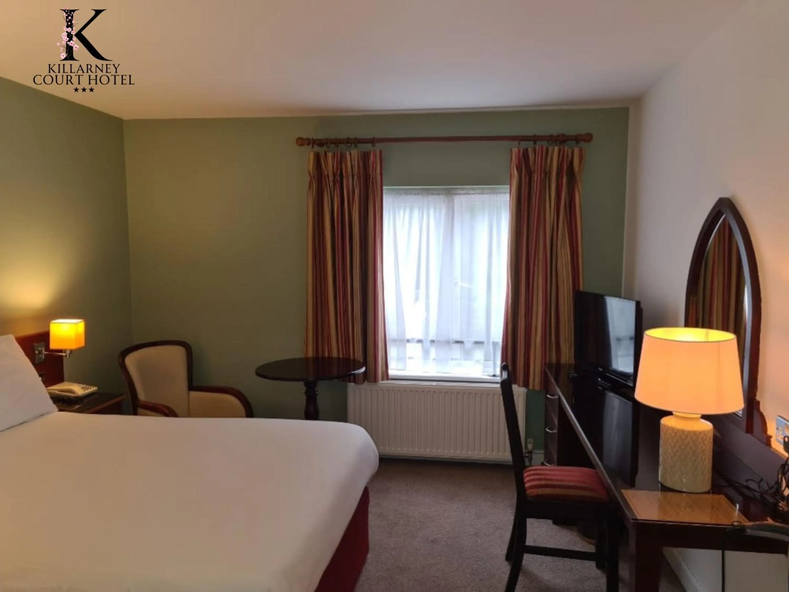 Bed in Killarney Court Hotel