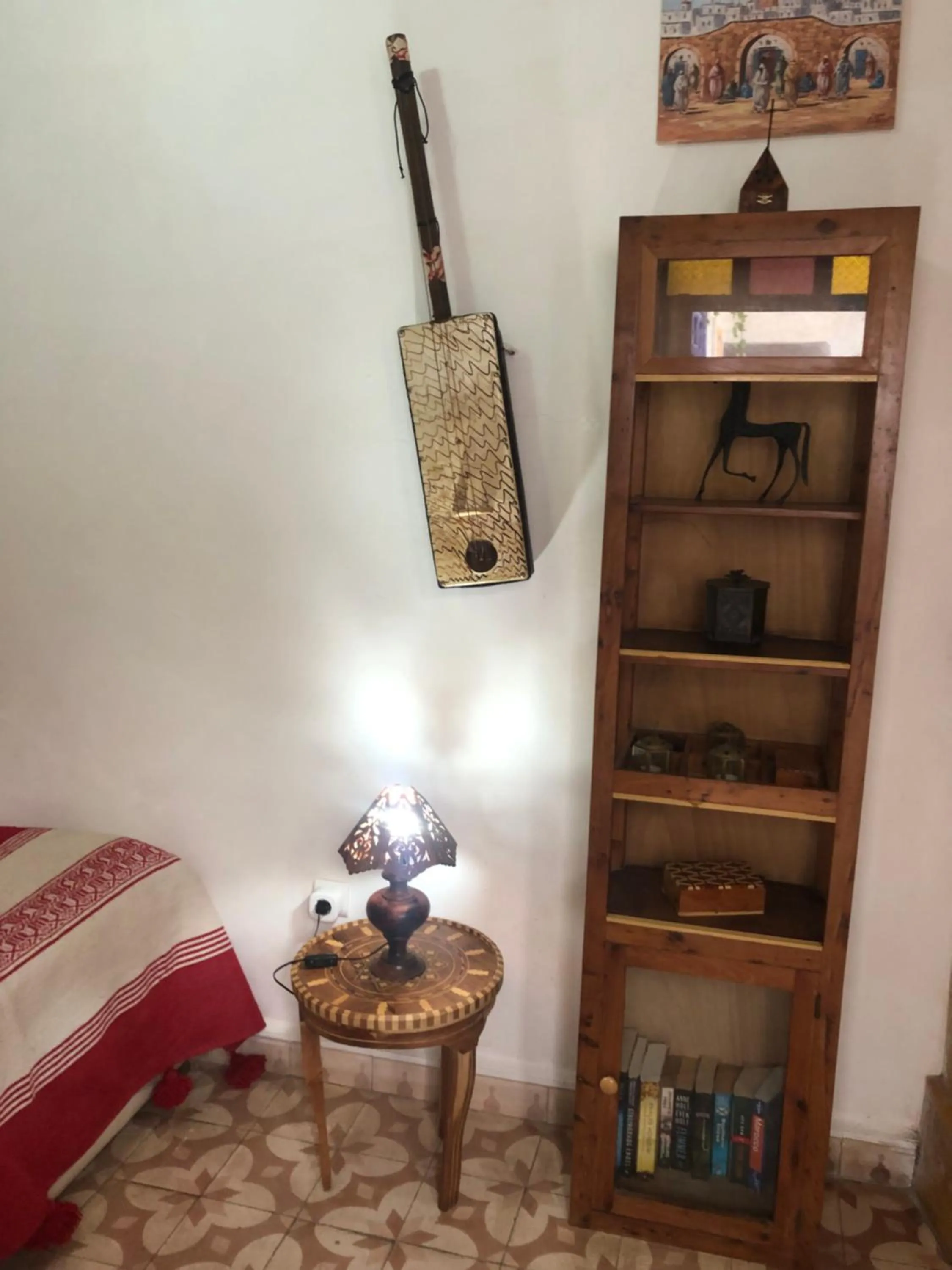 Library, Bed in Riad Gloria