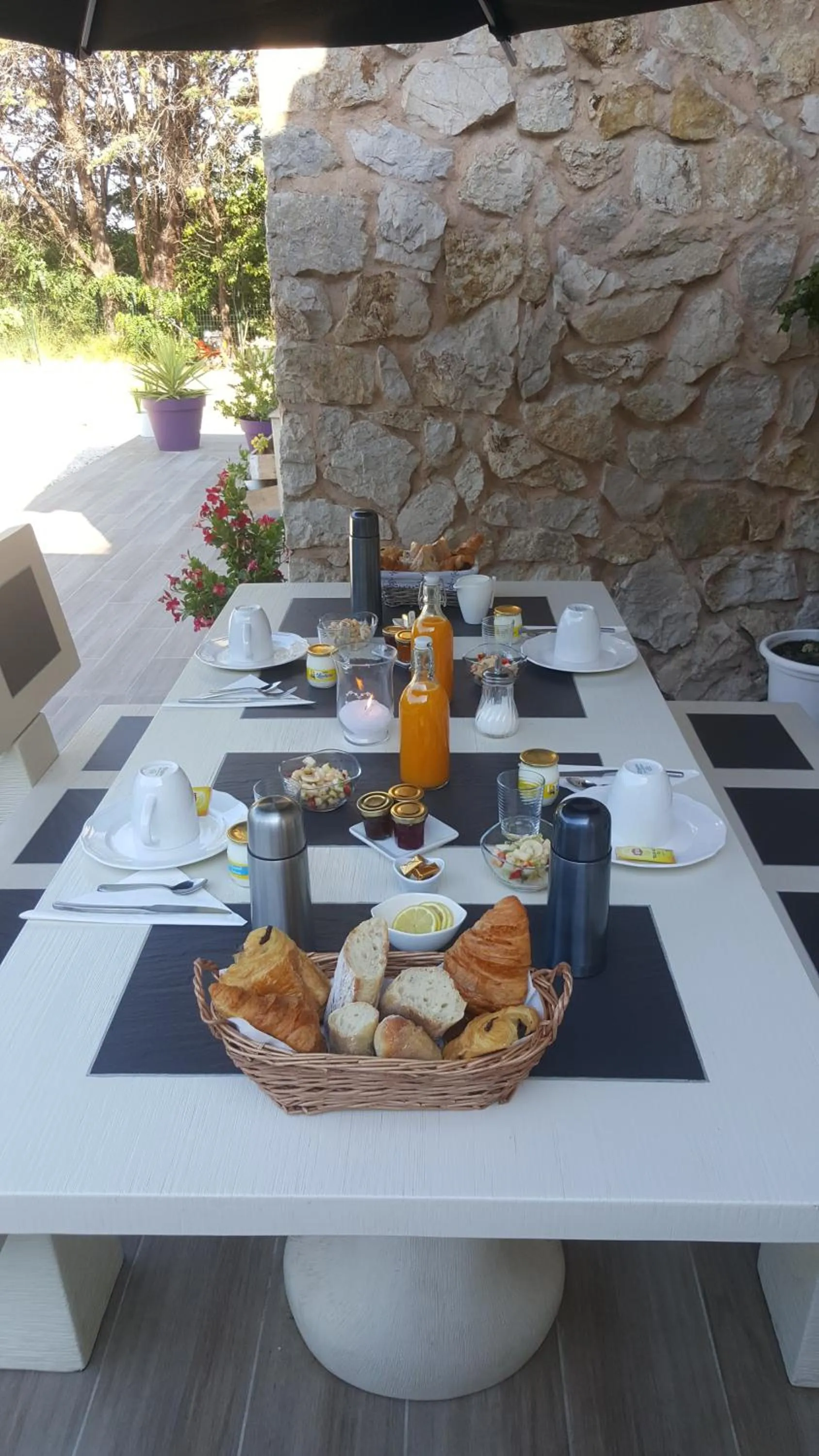 Continental breakfast in Au Charme de Pépiole