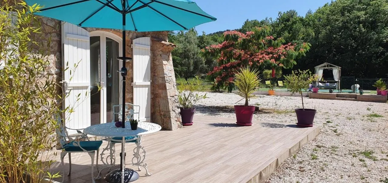 Balcony/Terrace in Au Charme de Pépiole