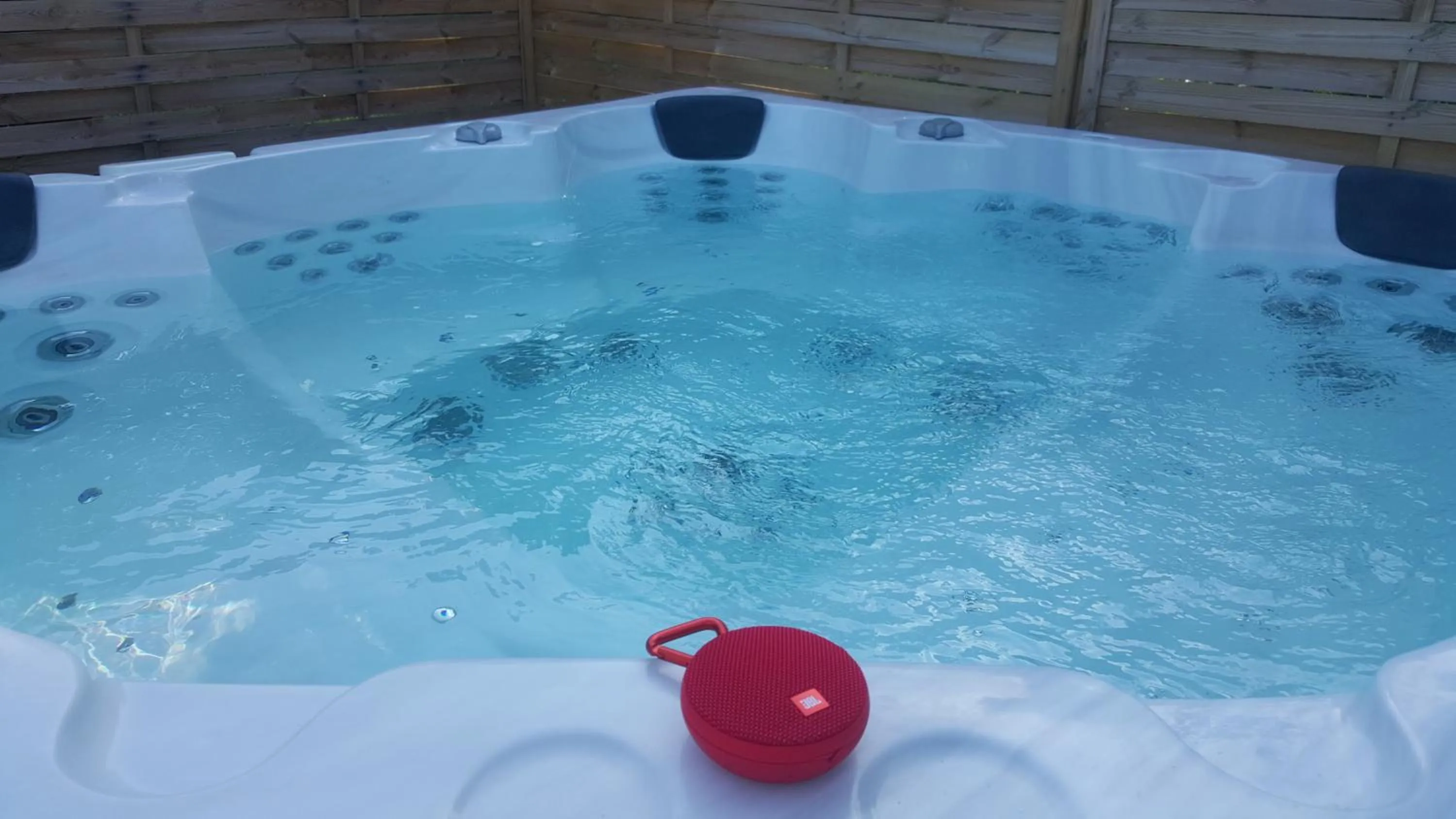 Hot Tub in Au Charme de Pépiole
