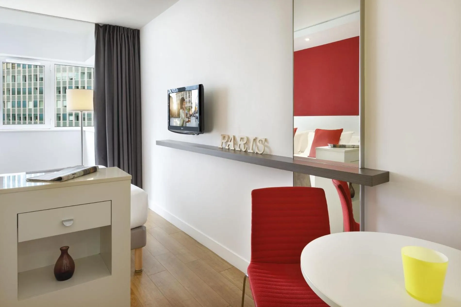 TV and multimedia in Citadines Montparnasse Paris