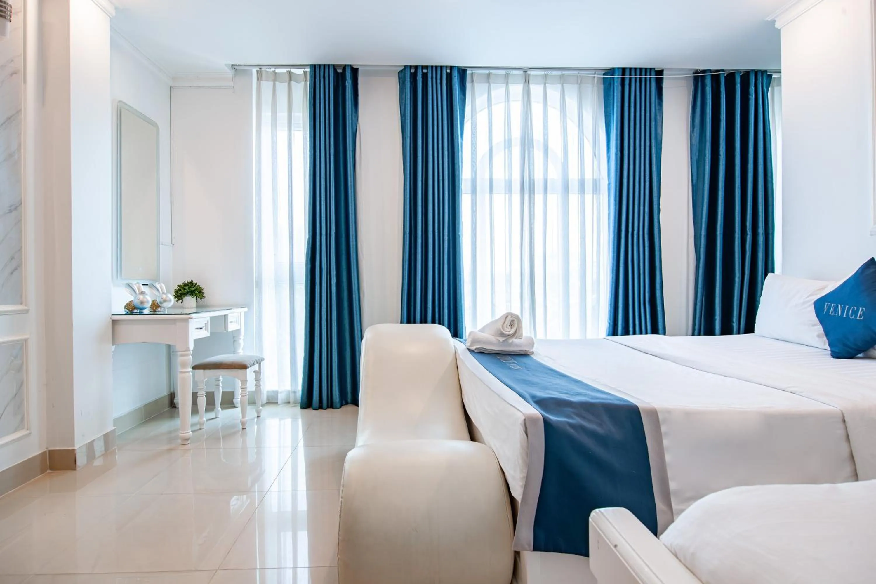 Bedroom, Bed in Venice Hotel