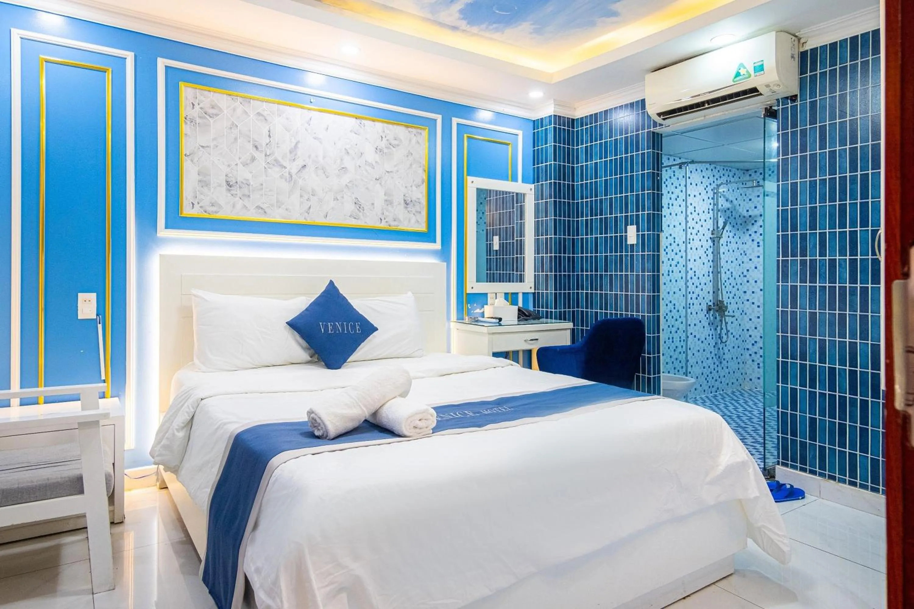 Bedroom, Bed in Venice Hotel