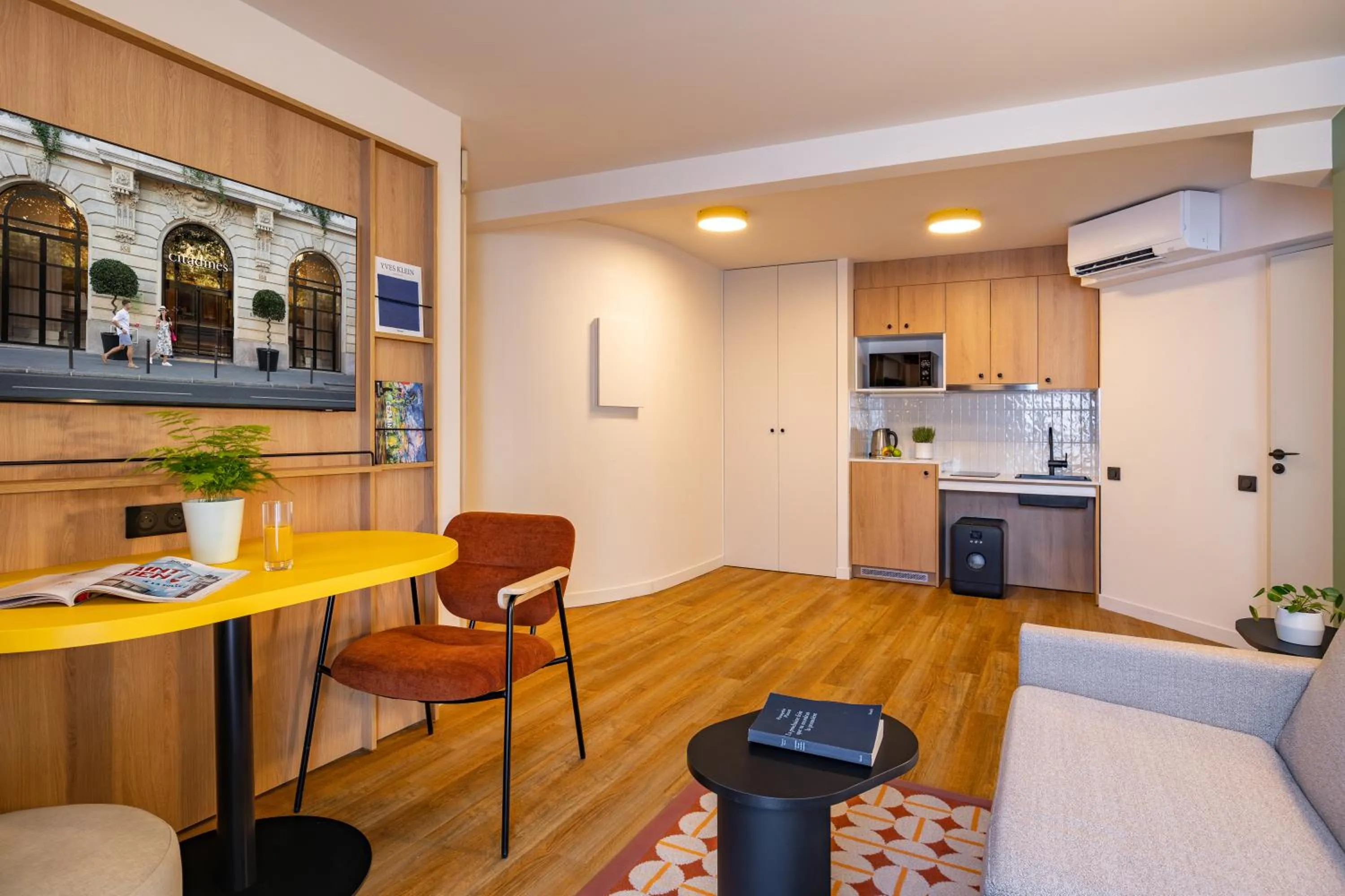 TV and multimedia in Citadines République Paris