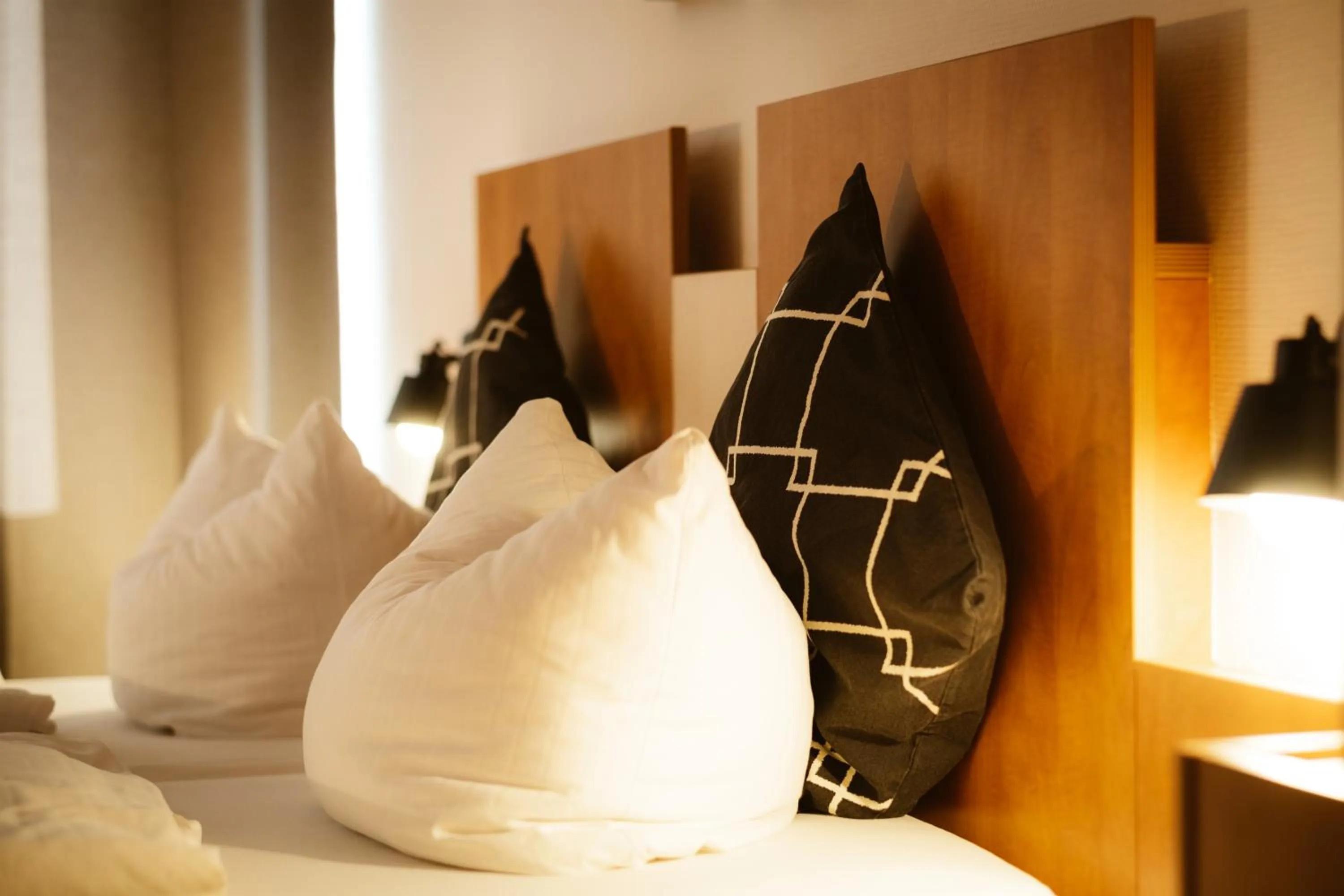 Bed in Hotel Rheinpromenade8