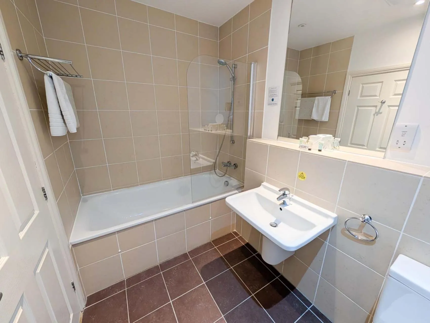 Shower in Oriel Hotel