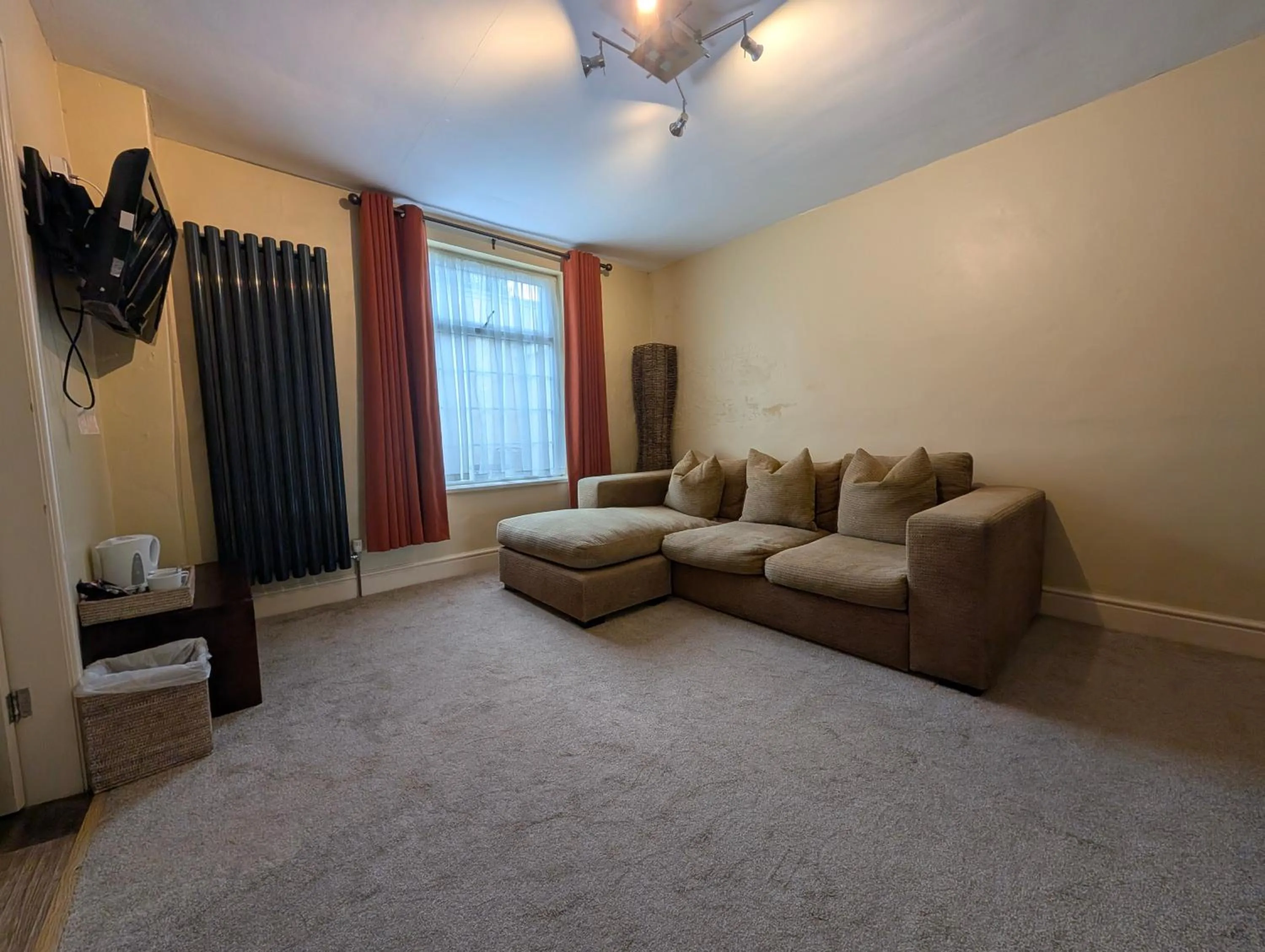 TV and multimedia in Oriel Hotel